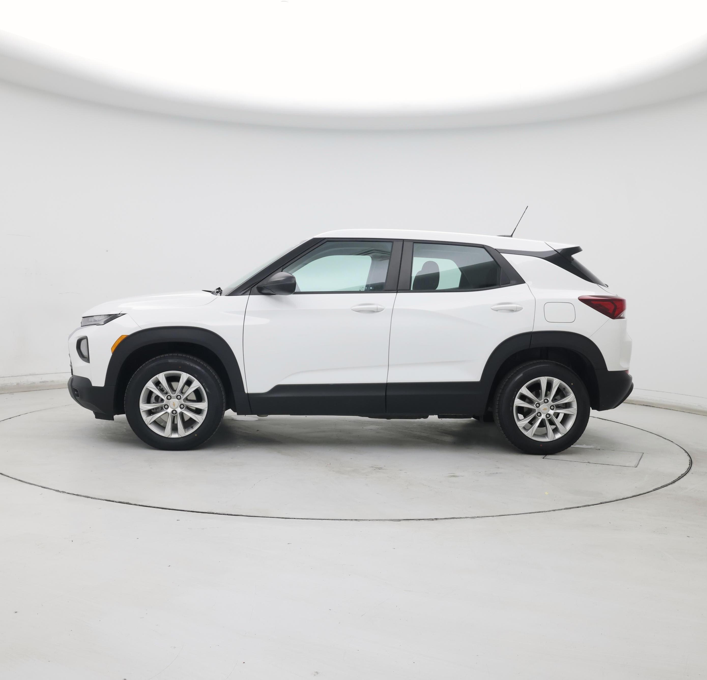 Thumbnail: 2023 Chevrolet TrailBlazer - 3