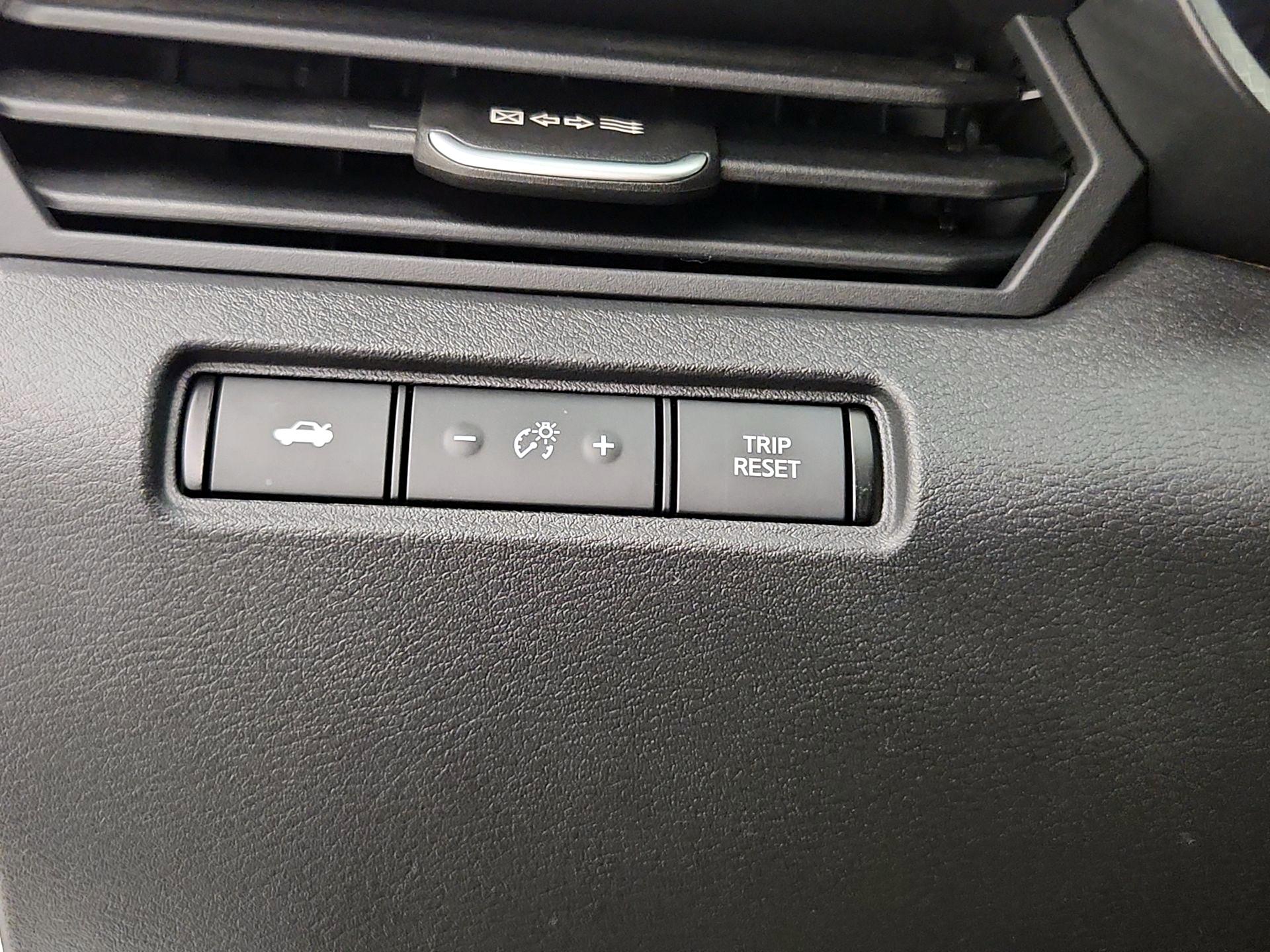 Thumbnail: 2020 Nissan Altima - 13