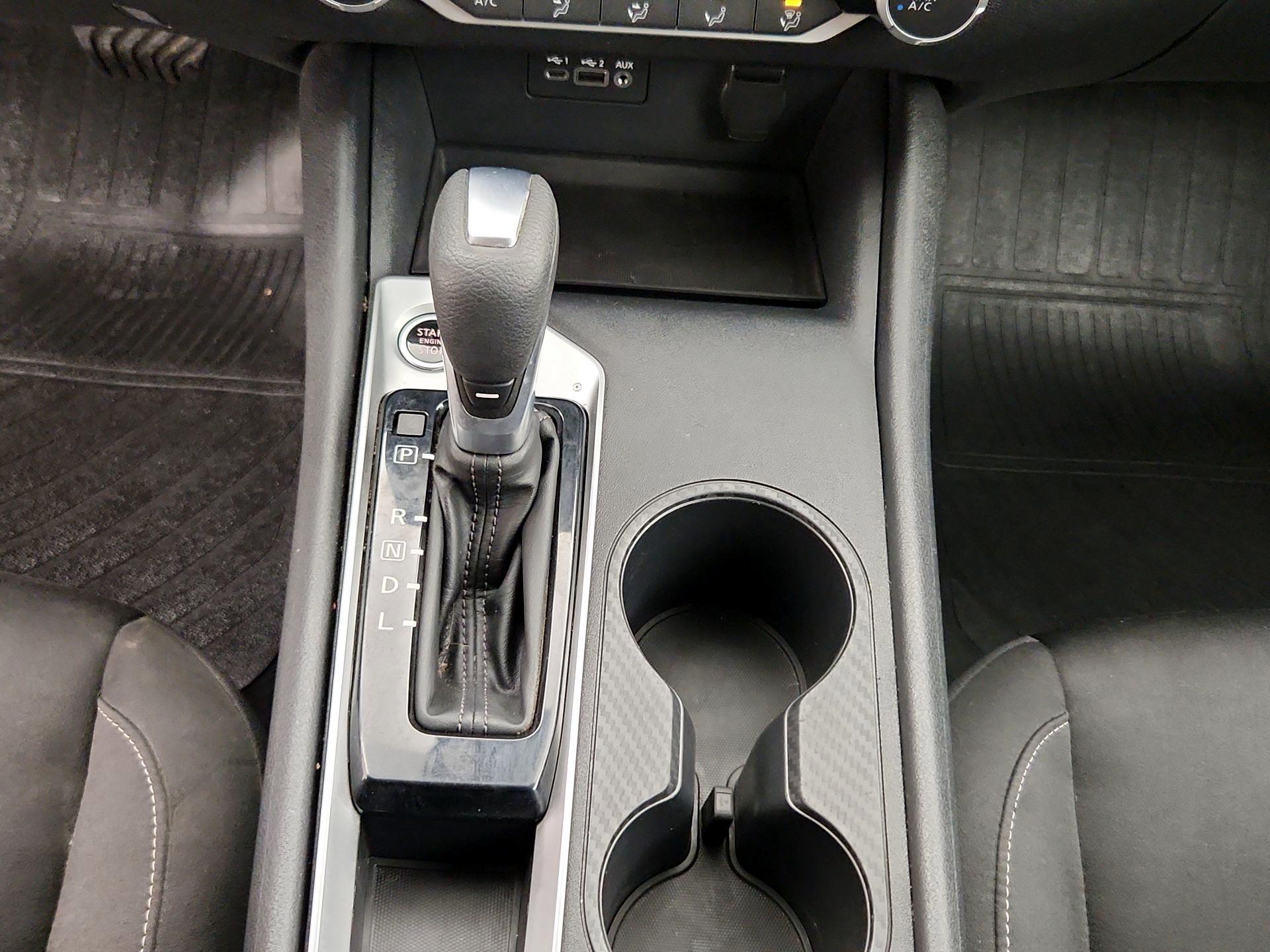 Thumbnail: 2020 Nissan Altima - 17