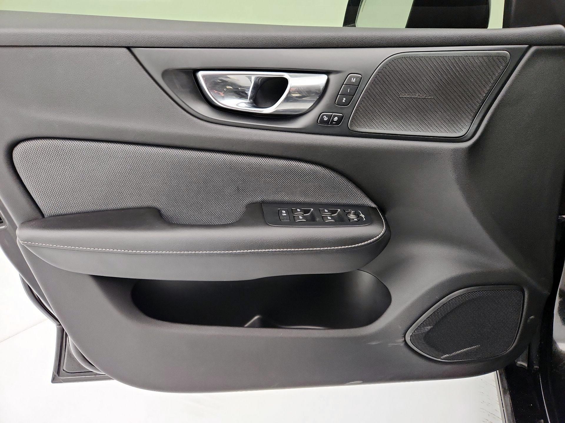 Thumbnail: 2020 Volvo S60 - 12