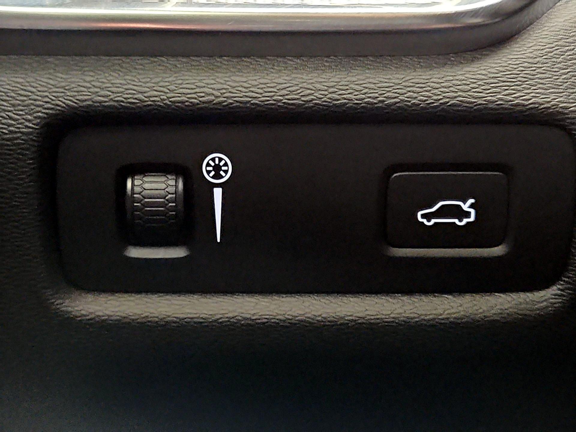 Thumbnail: 2020 Volvo S60 - 13