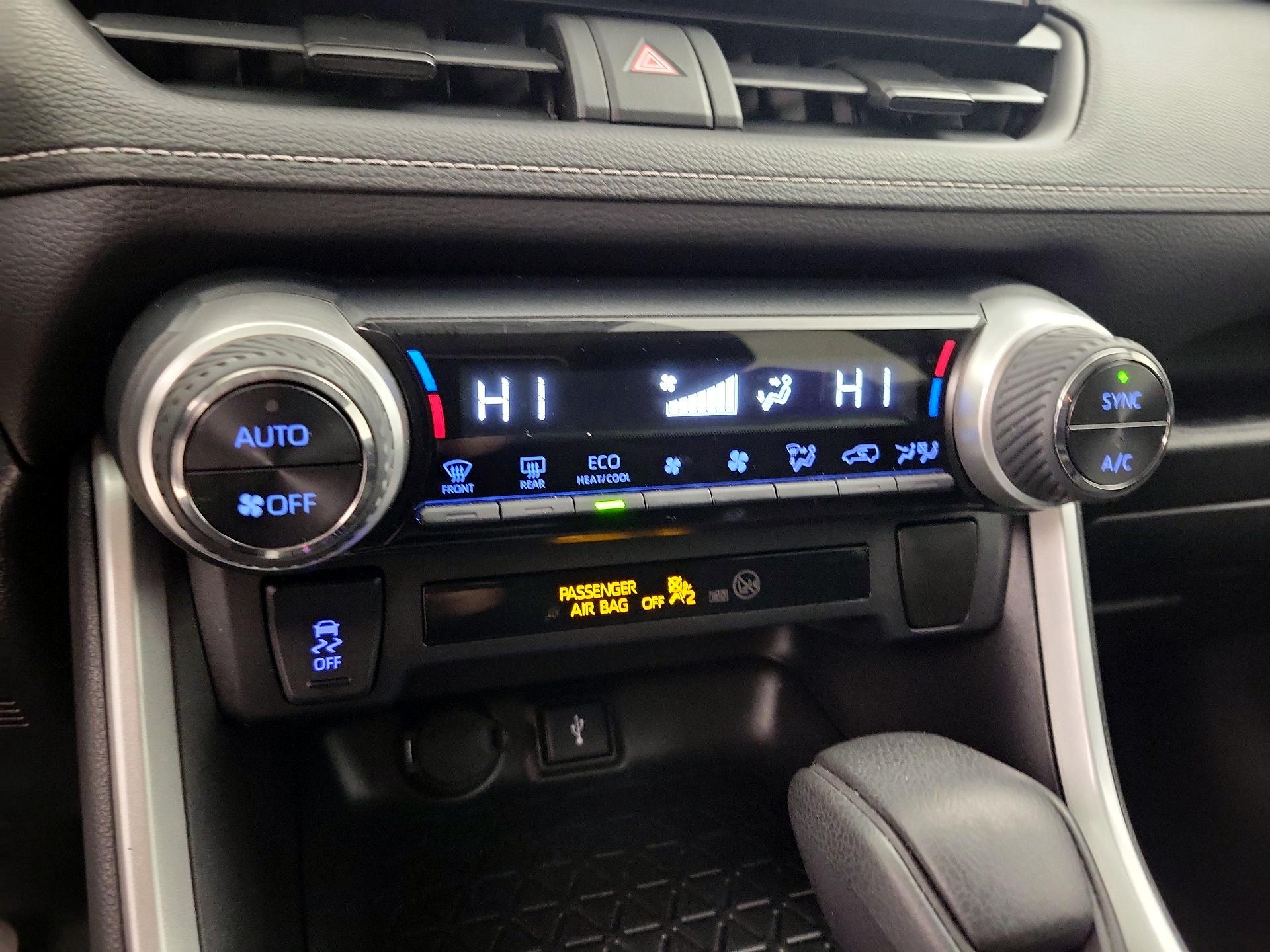 Thumbnail: 2020 Toyota RAV4 - 16