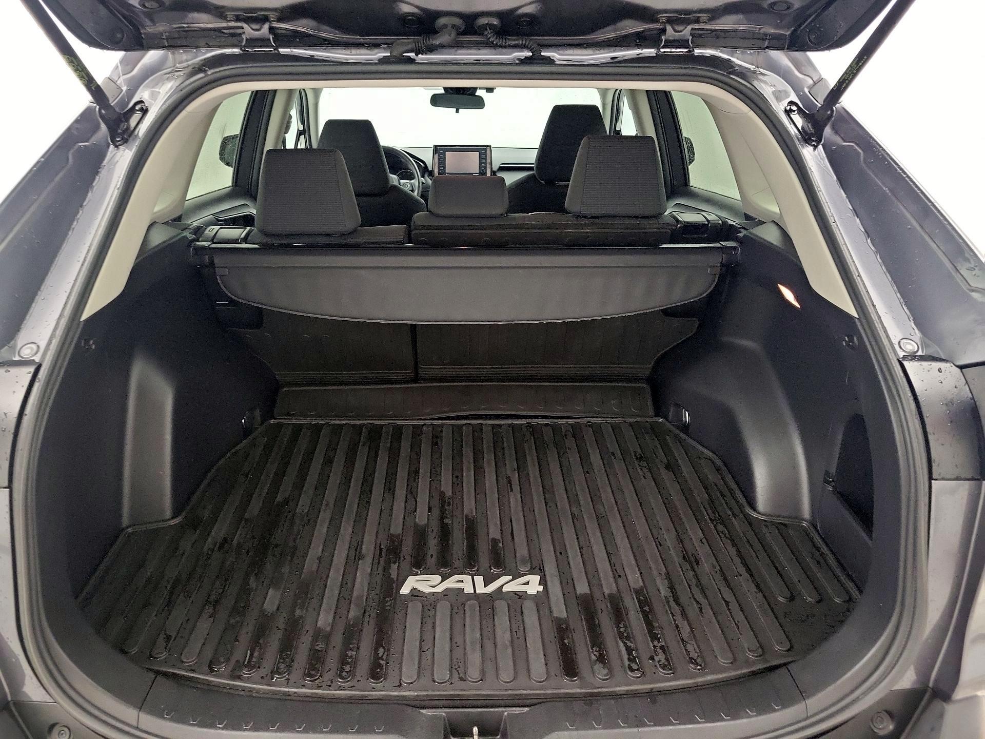 Thumbnail: 2020 Toyota RAV4 - 20