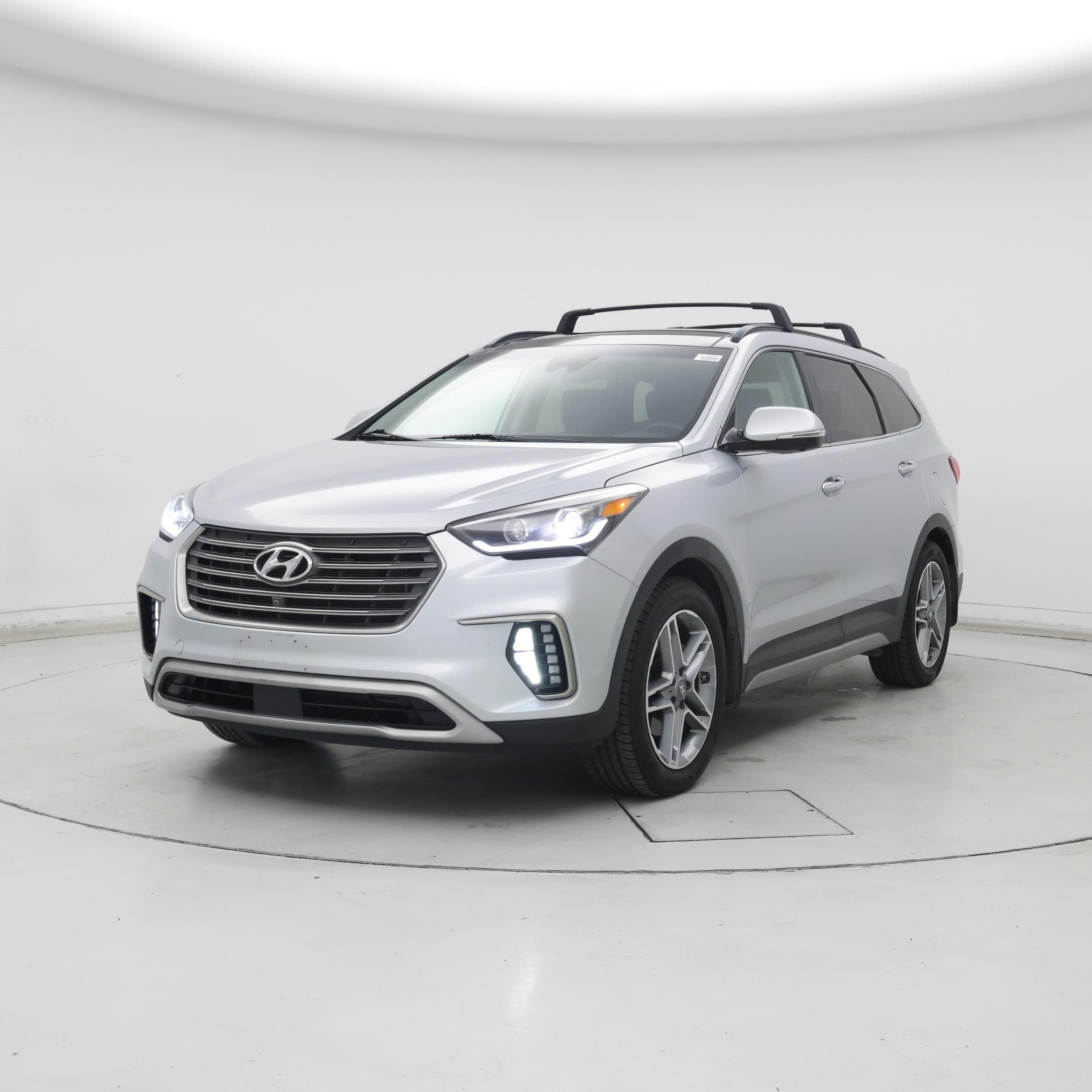 Thumbnail: 2017 Hyundai Santa Fe - 4