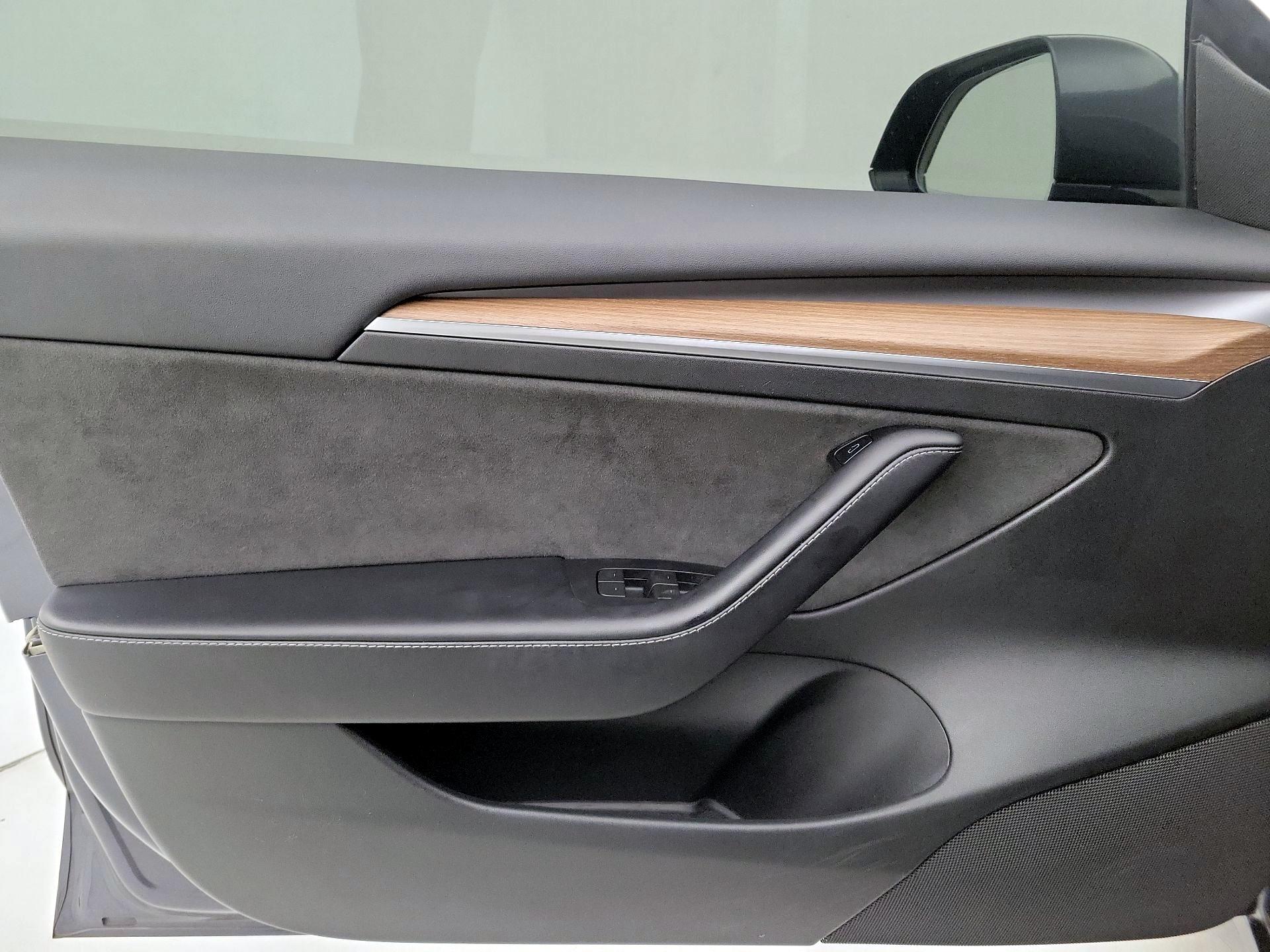 Thumbnail: 2023 Tesla Model 3 - 12