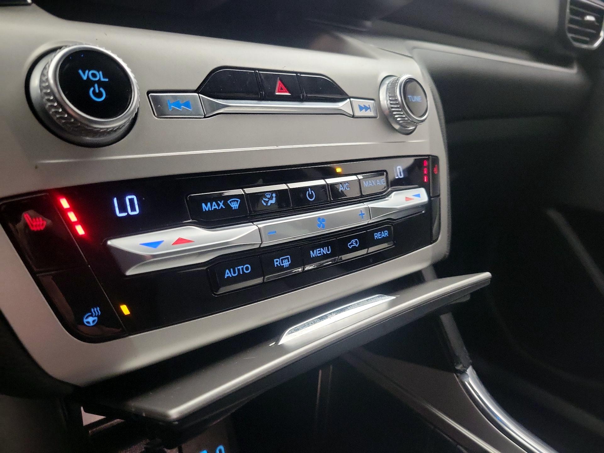 Thumbnail: 2021 Ford Explorer - 17