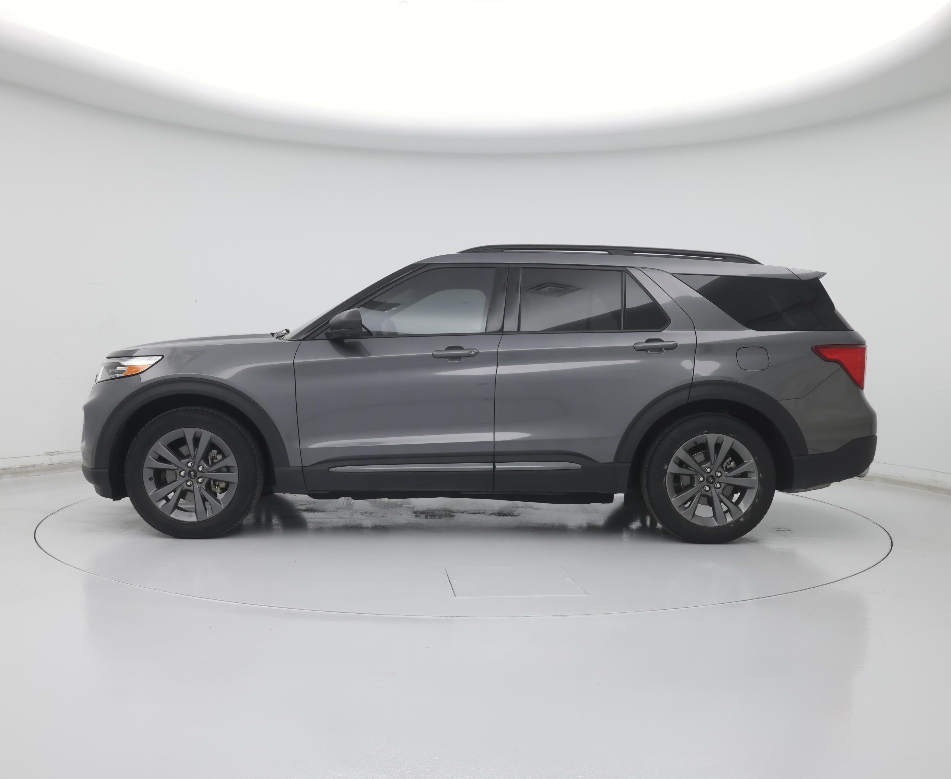 Thumbnail: 2021 Ford Explorer - 3