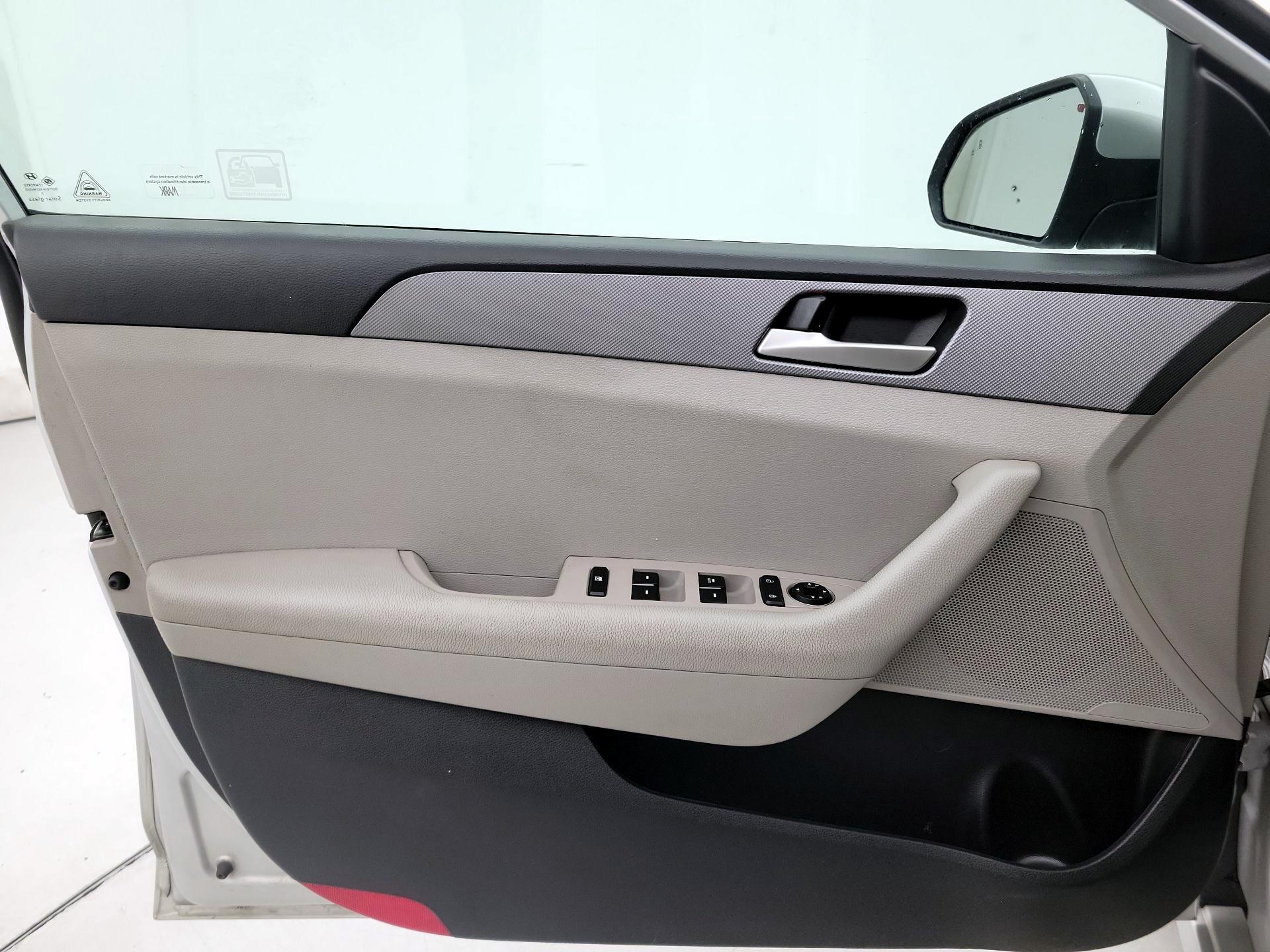 Thumbnail: 2018 Hyundai Sonata - 12