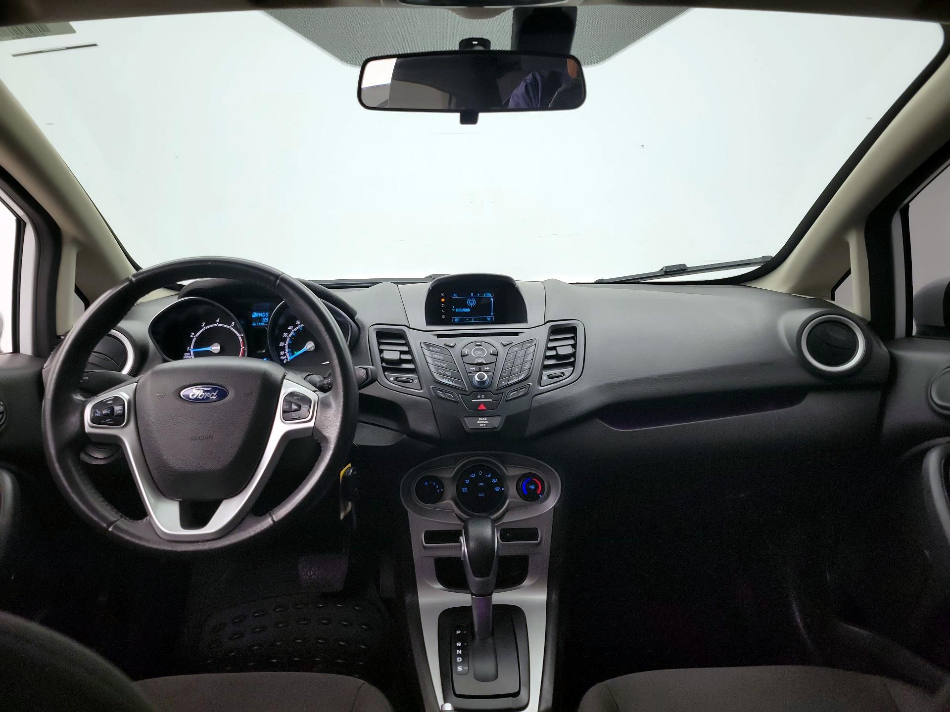 Thumbnail: 2015 Ford Fiesta - 9