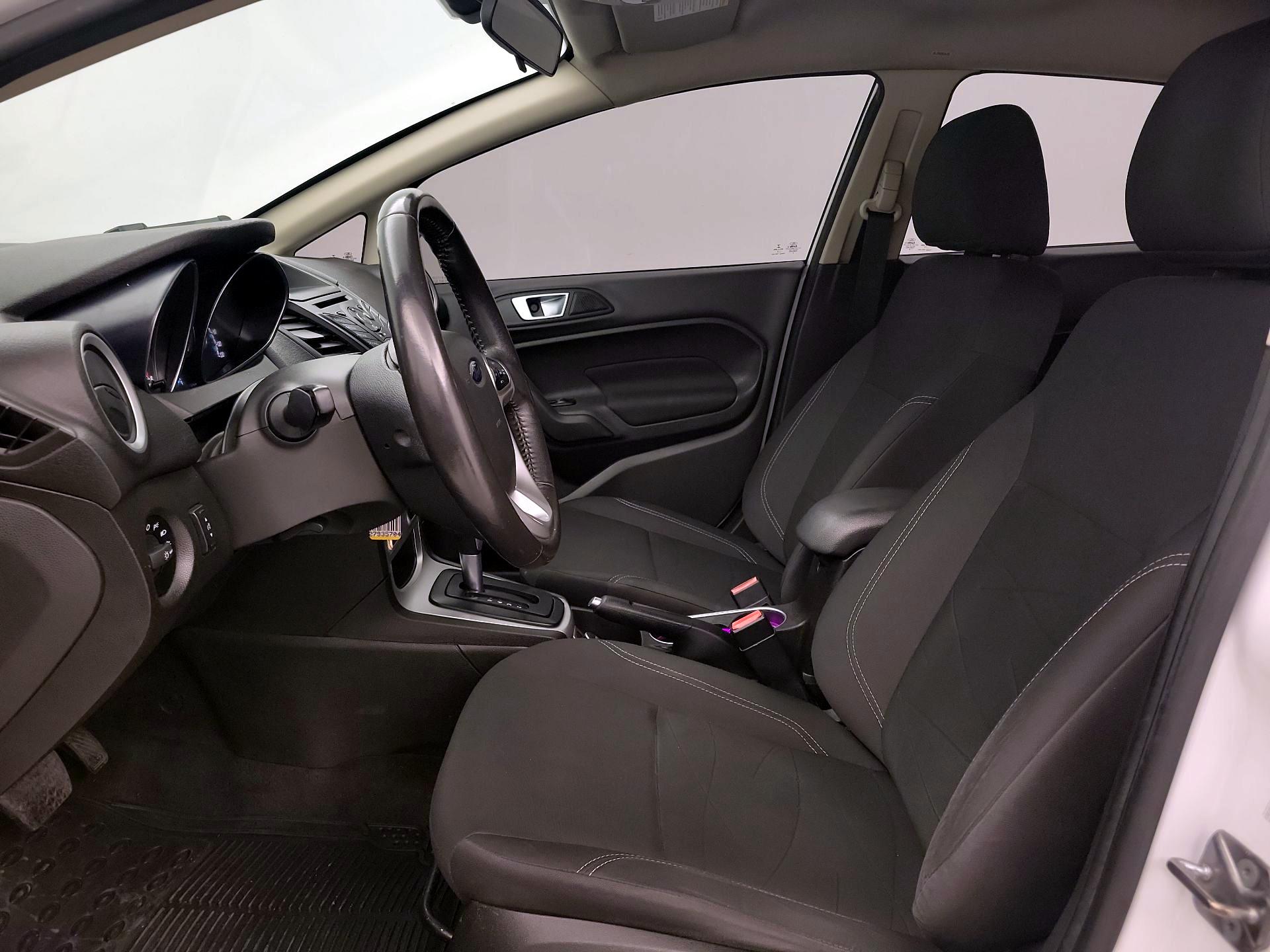 Thumbnail: 2015 Ford Fiesta - 11