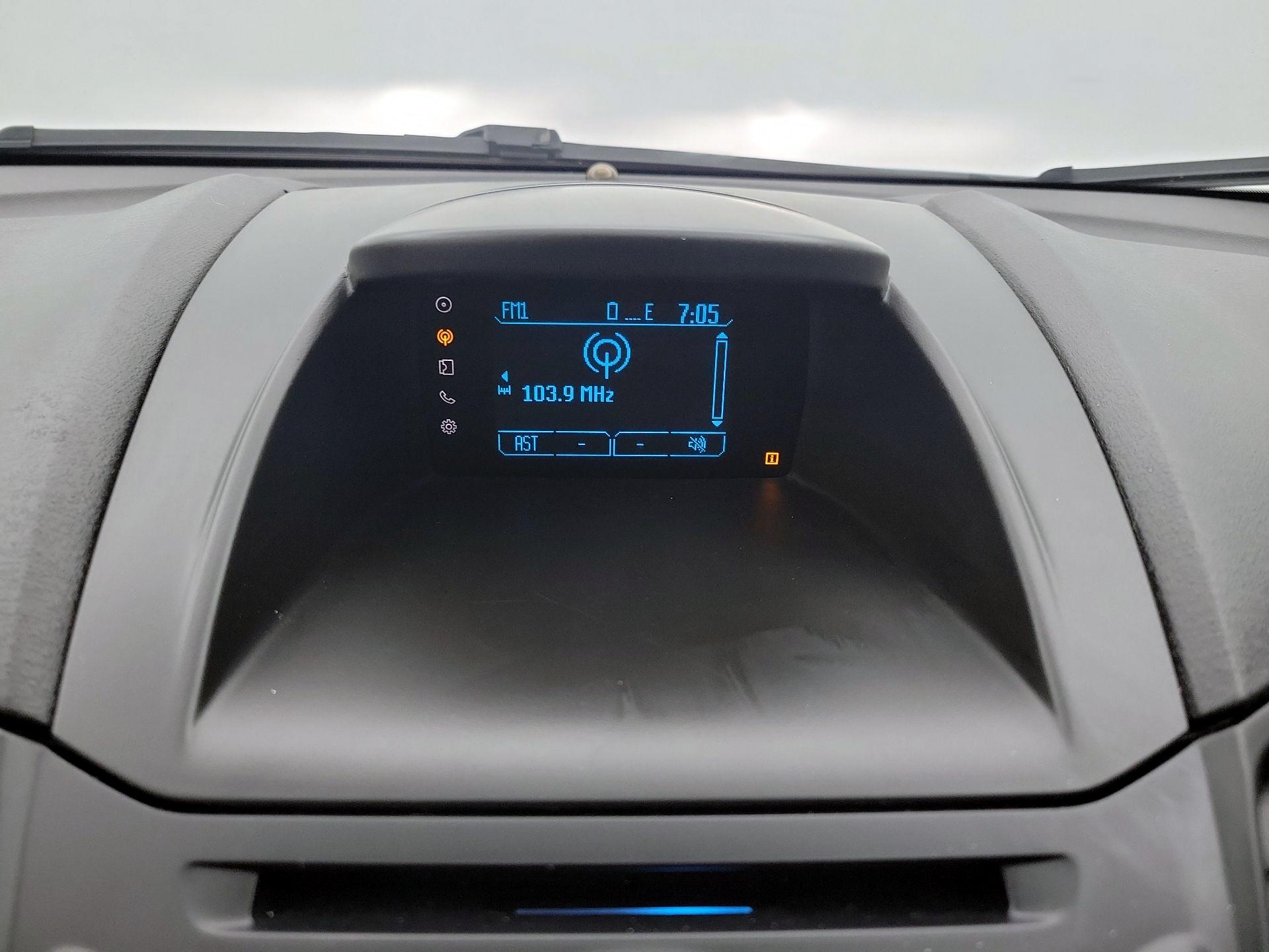 Thumbnail: 2015 Ford Fiesta - 14