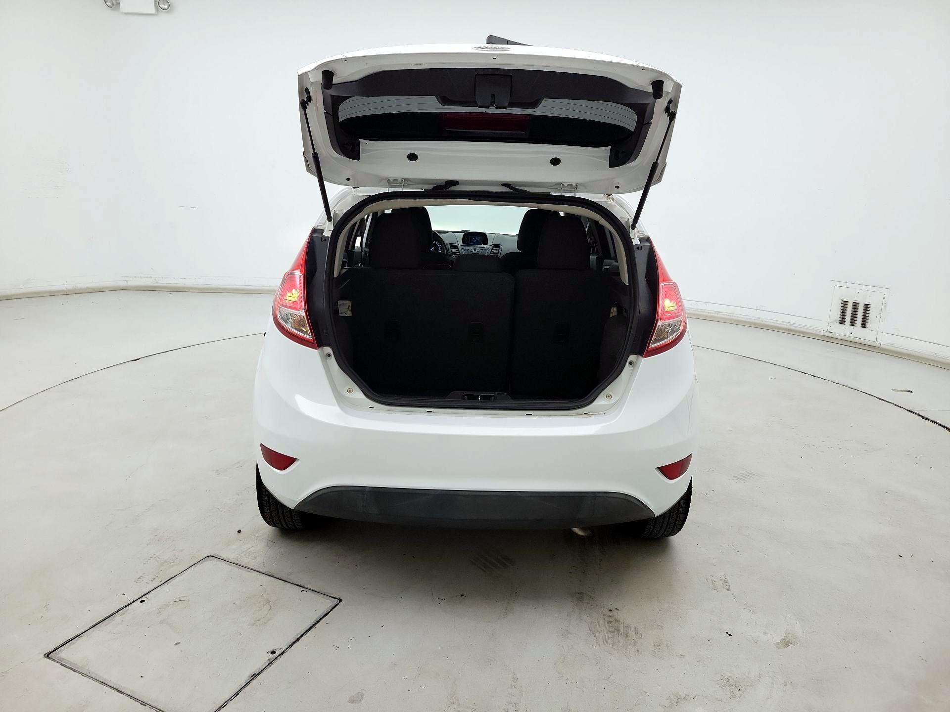 Thumbnail: 2015 Ford Fiesta - 19