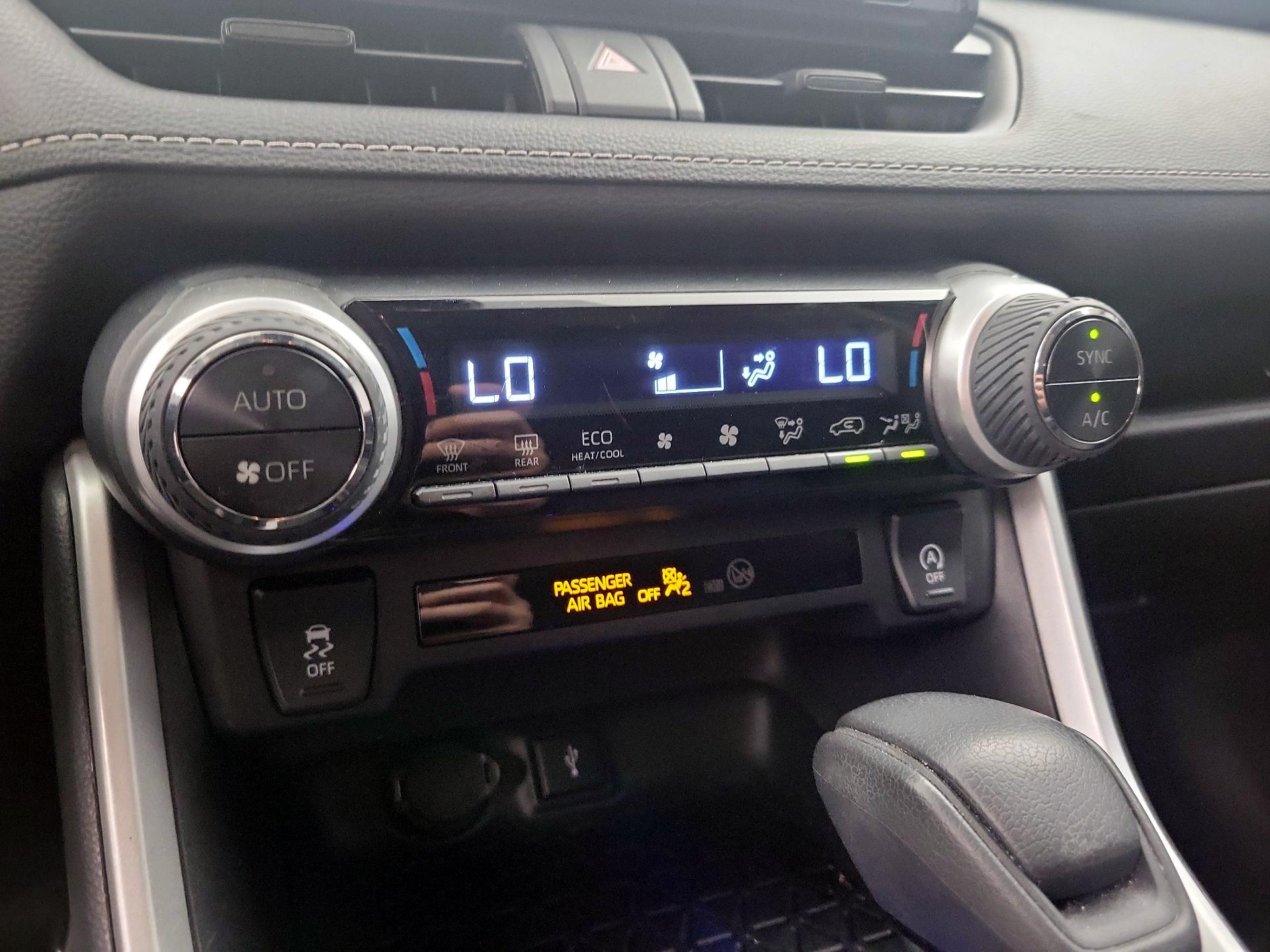 Thumbnail: 2020 Toyota RAV4 - 16