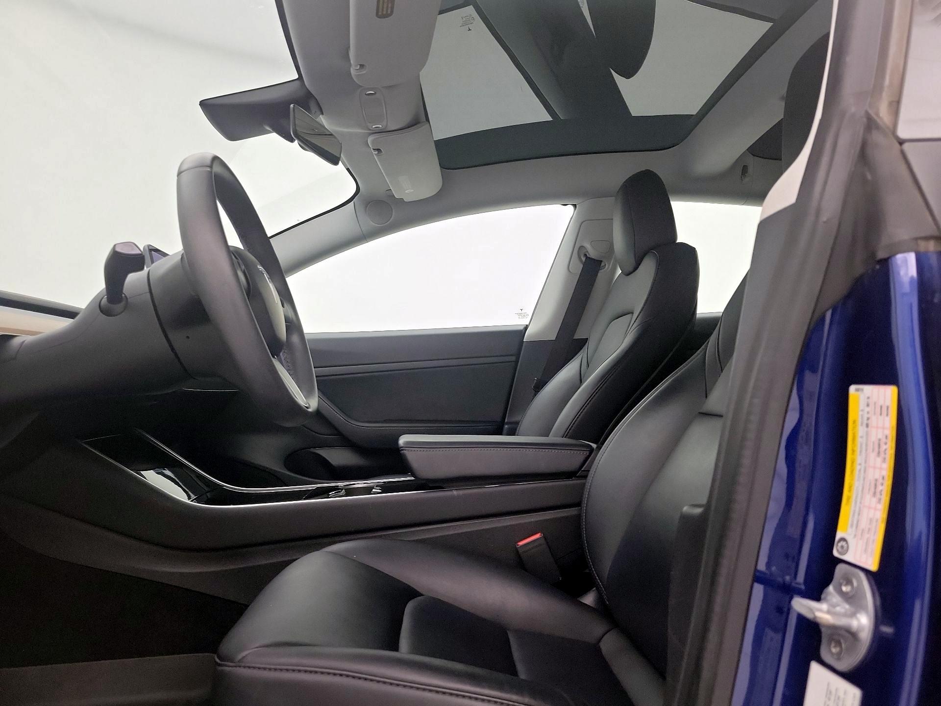 Thumbnail: 2020 Tesla Model 3 - 11