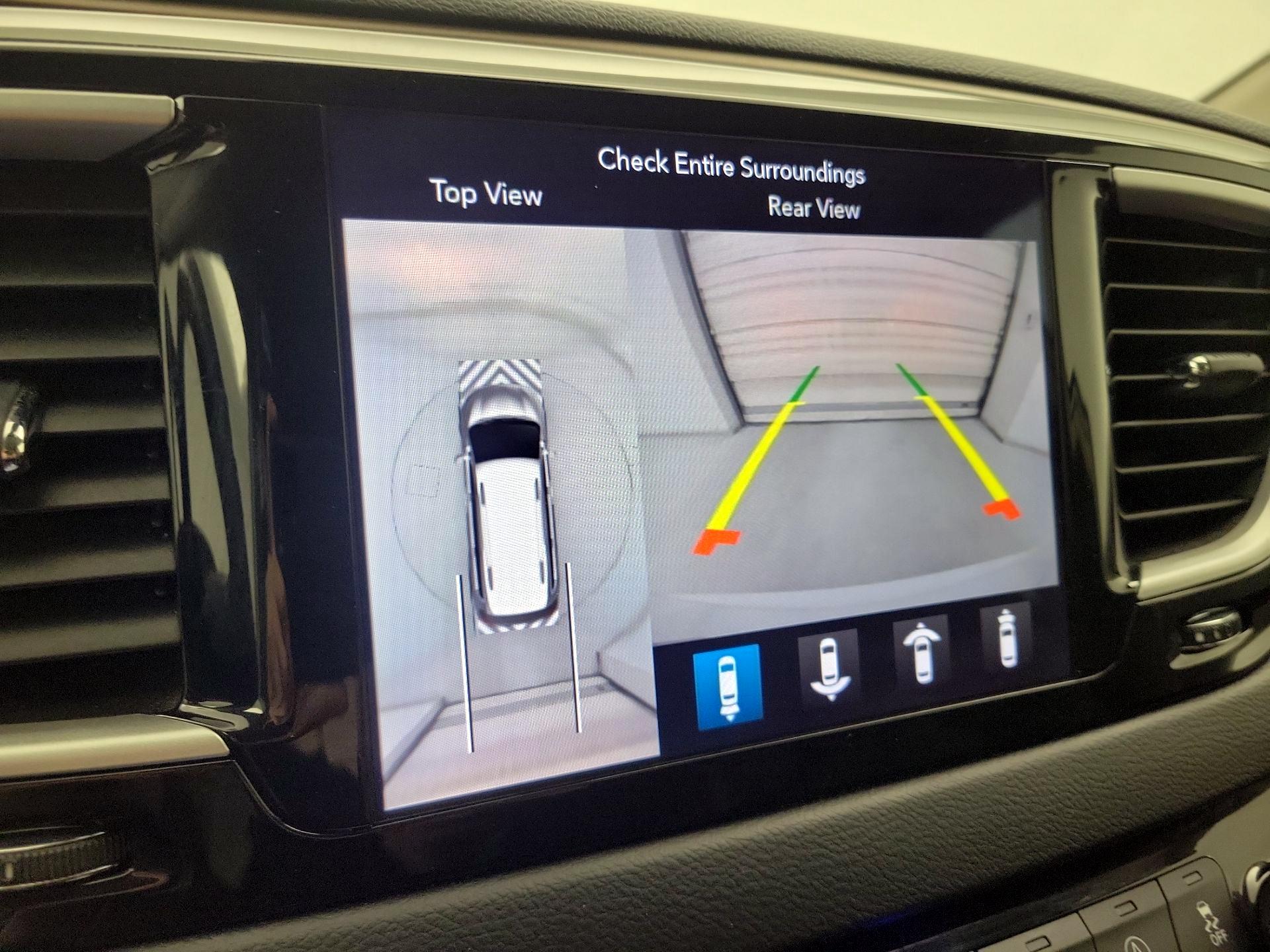 Thumbnail: 2018 Chrysler Pacifica - 14