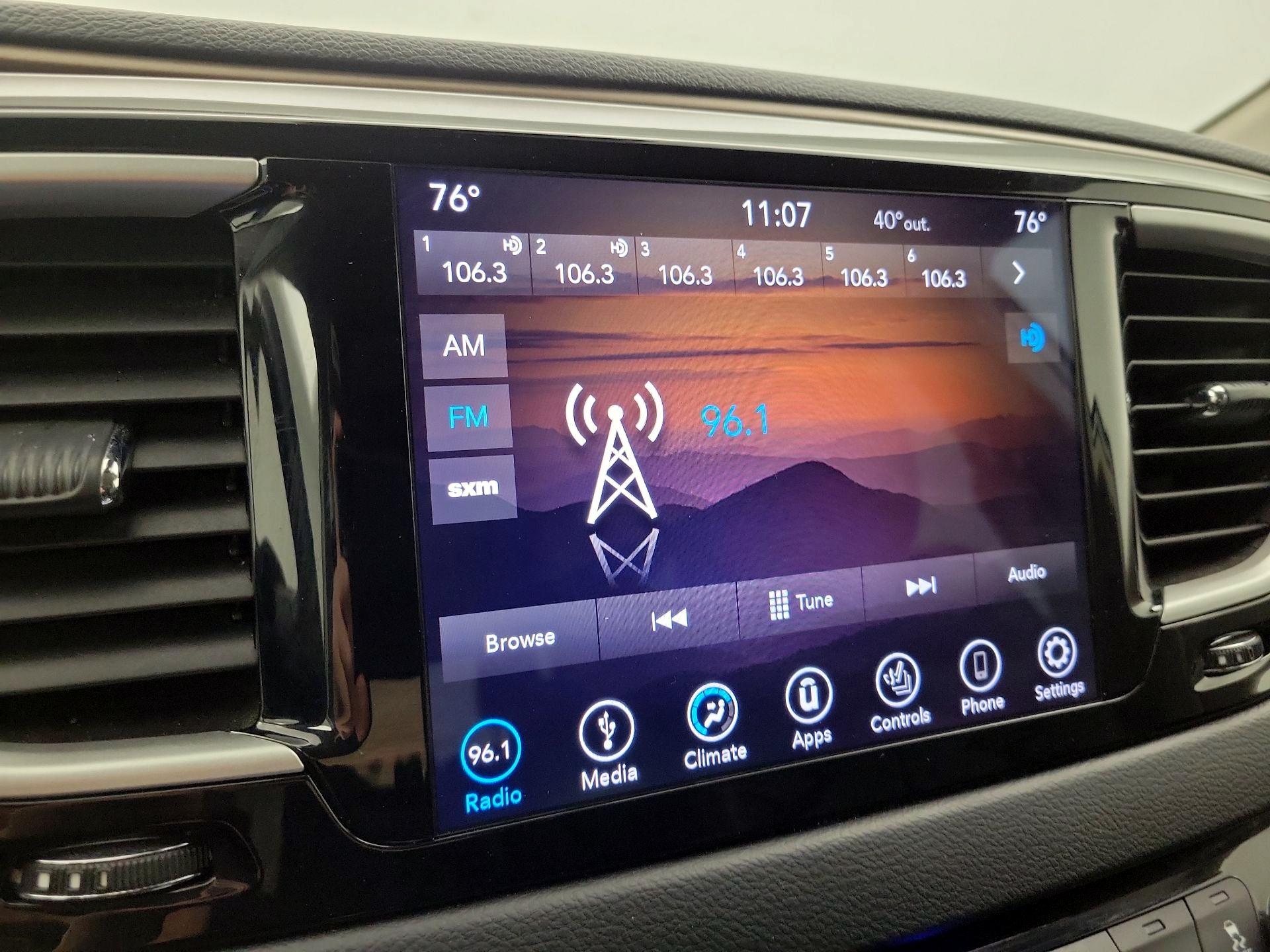 Thumbnail: 2018 Chrysler Pacifica - 15