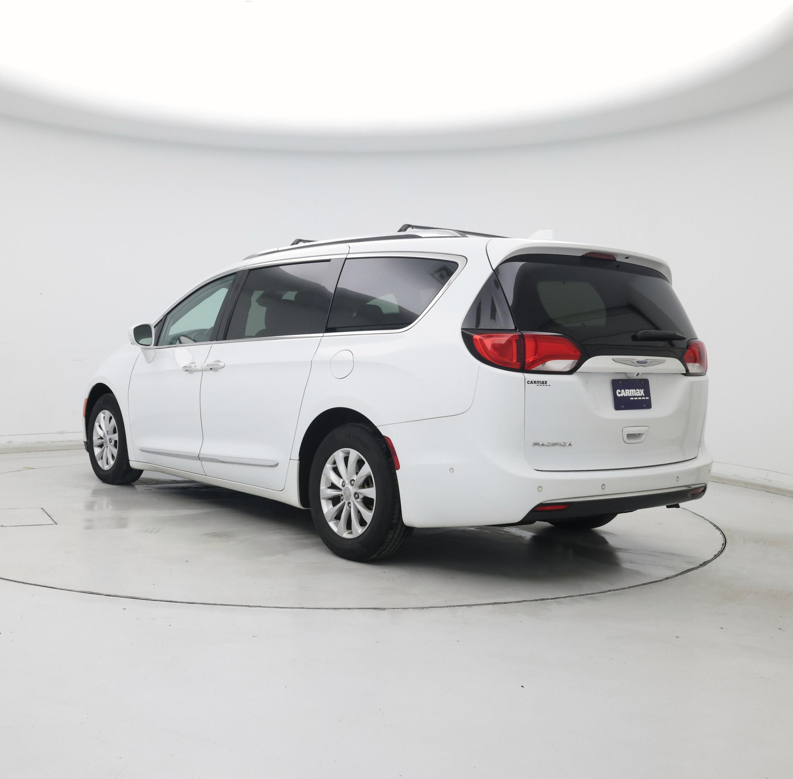 Thumbnail: 2018 Chrysler Pacifica - 2