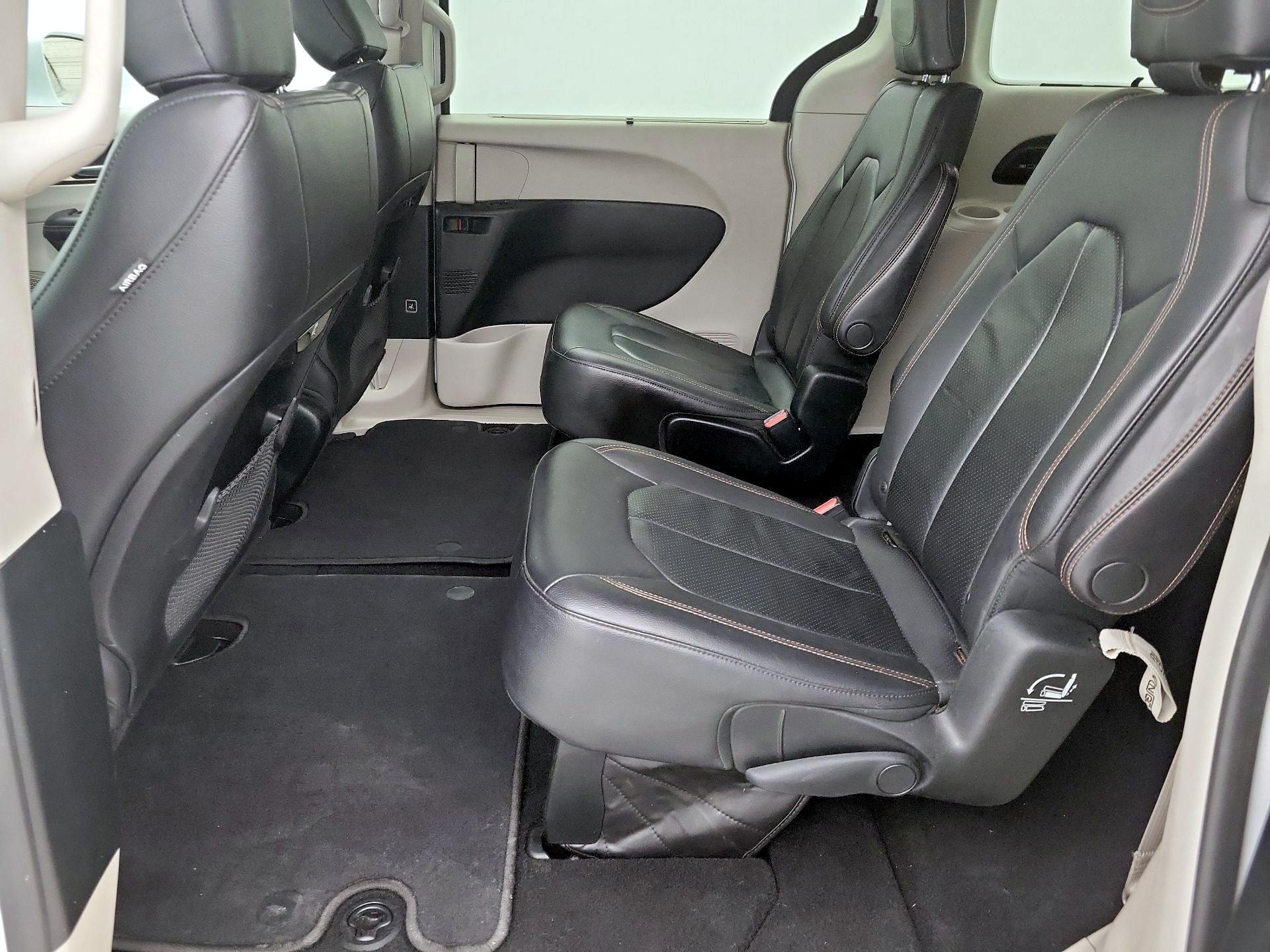 Thumbnail: 2018 Chrysler Pacifica - 19