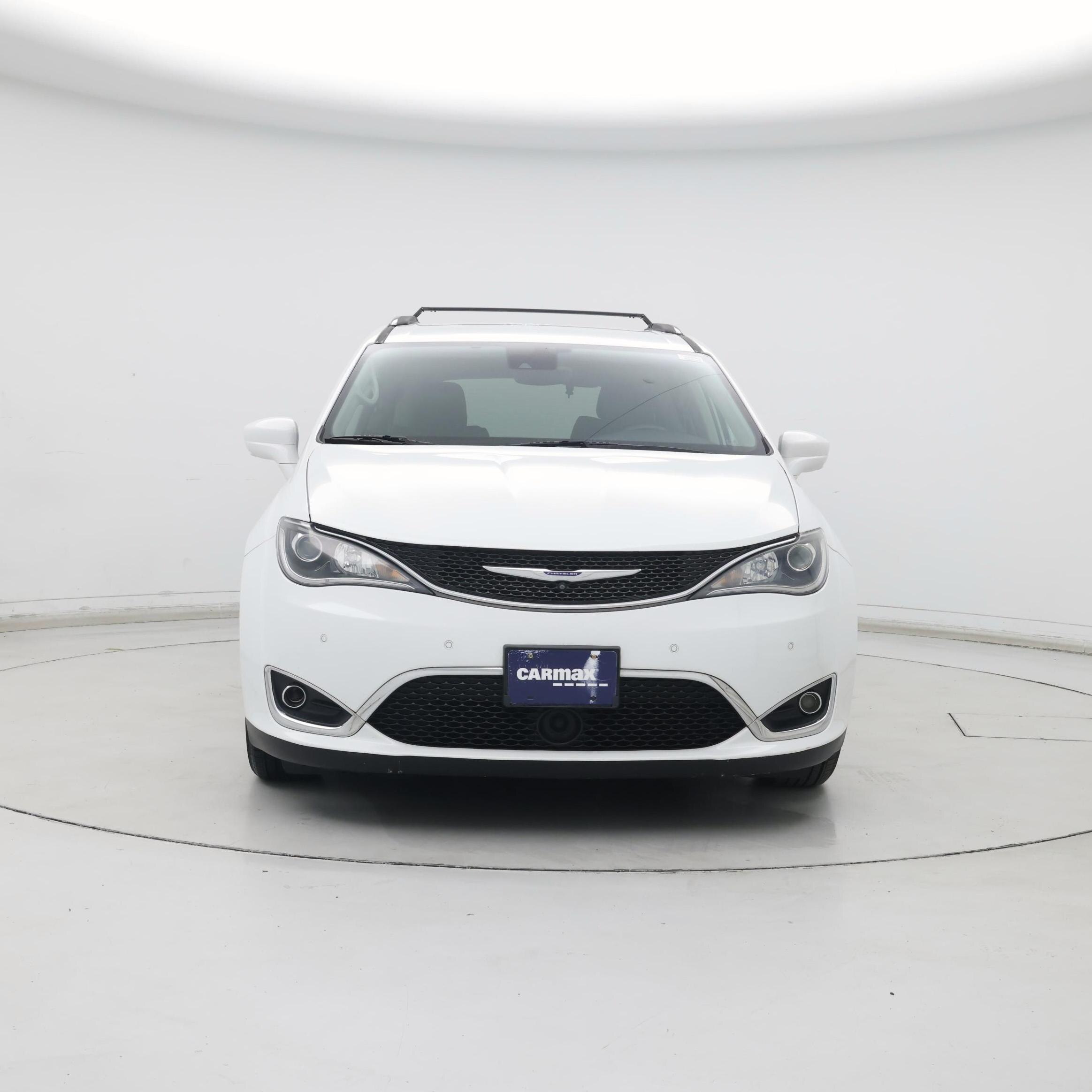 Thumbnail: 2018 Chrysler Pacifica - 5