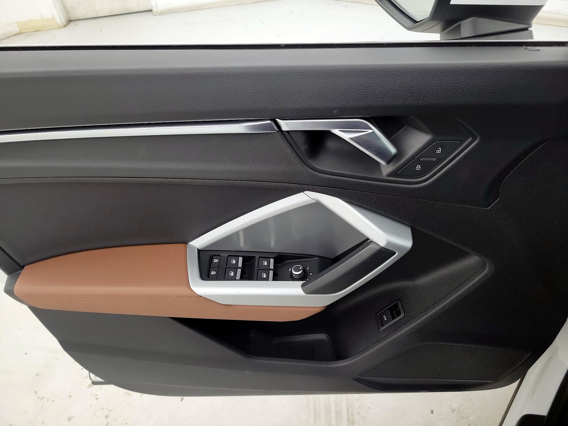 Thumbnail: 2021 Audi Q3 - 12