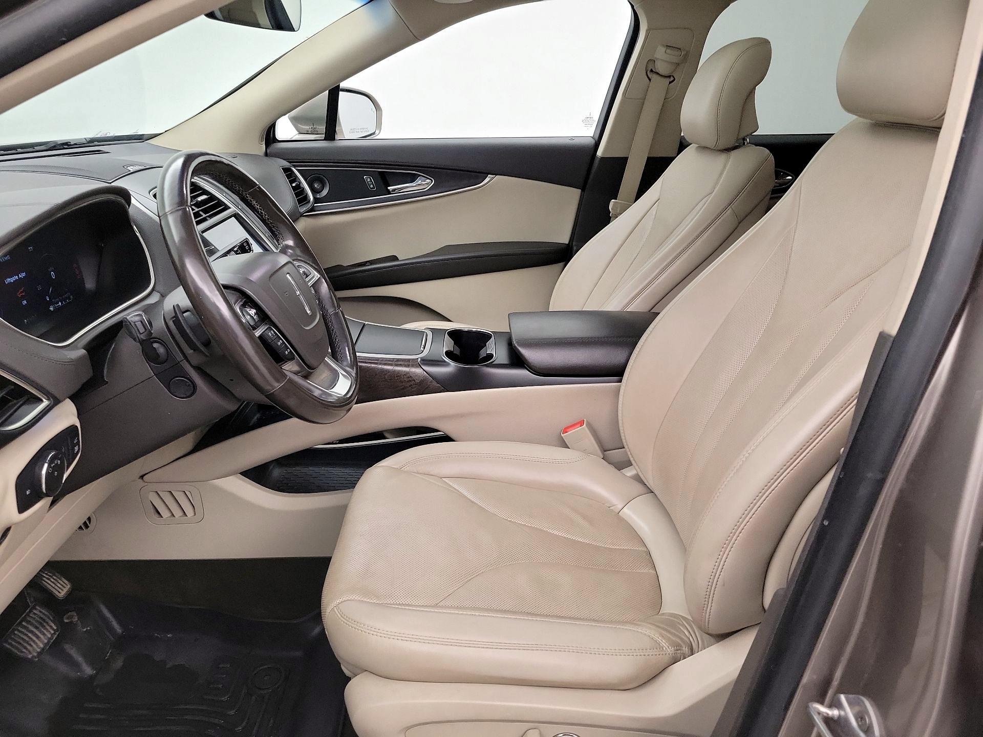 Thumbnail: 2019 Lincoln Nautilus - 11