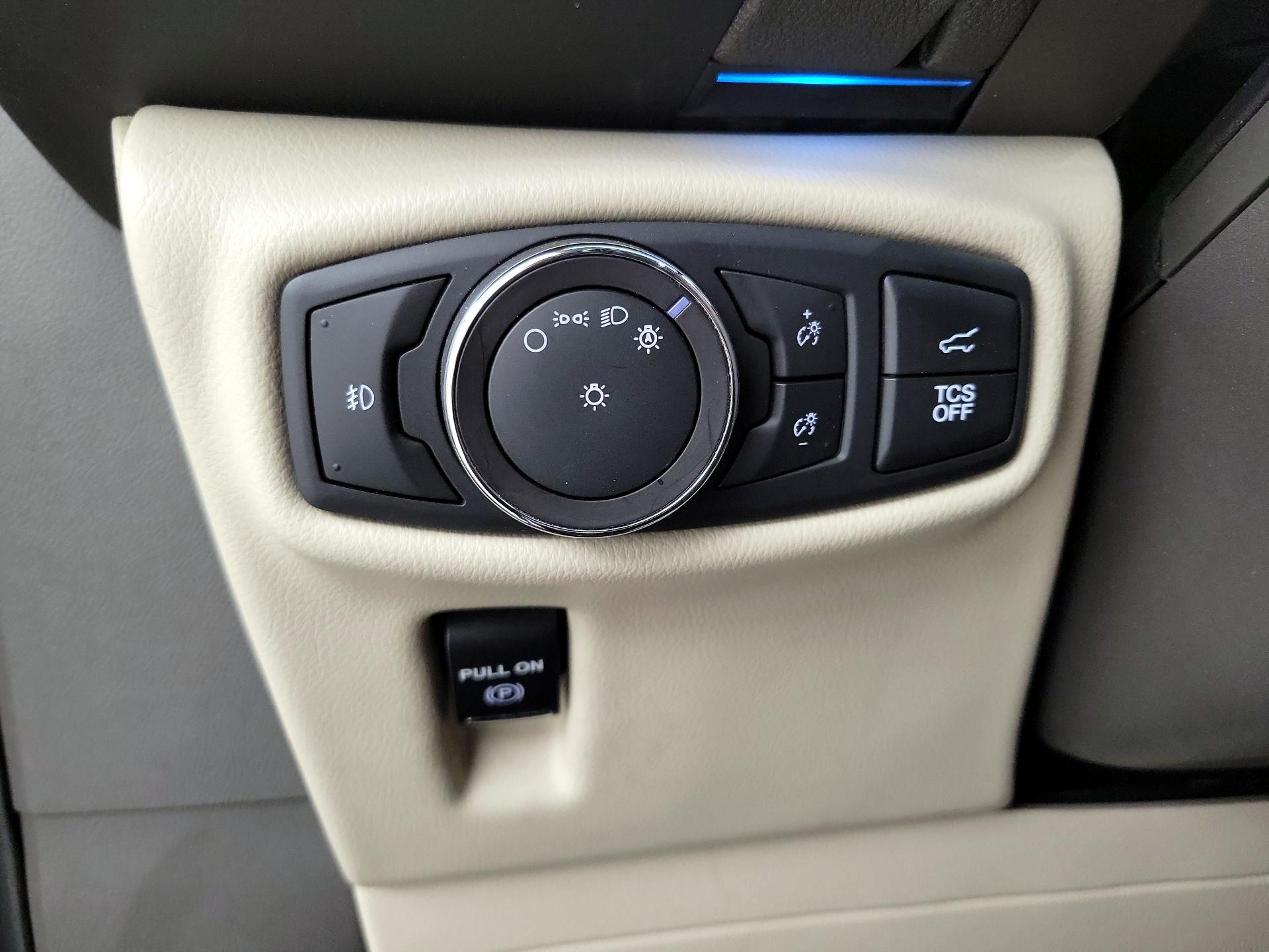 Thumbnail: 2019 Lincoln Nautilus - 13