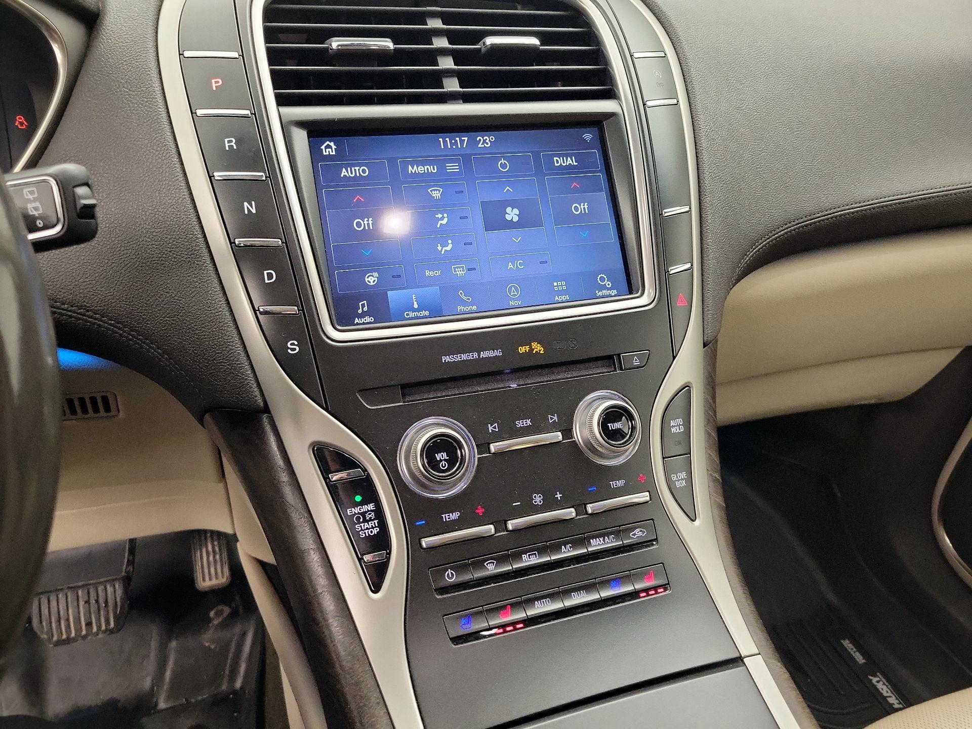 Thumbnail: 2019 Lincoln Nautilus - 16