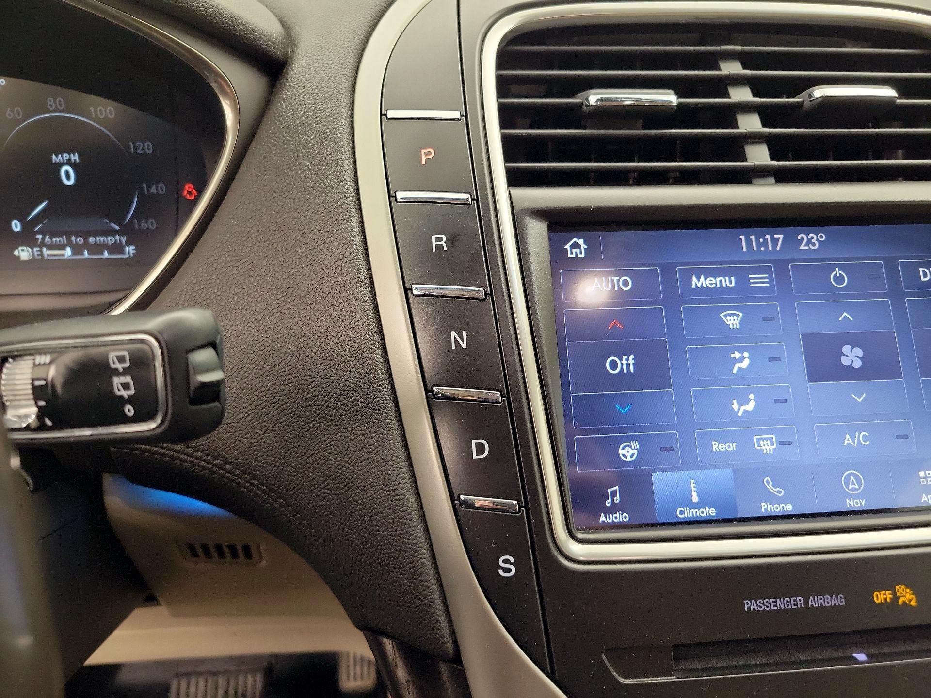 Thumbnail: 2019 Lincoln Nautilus - 17