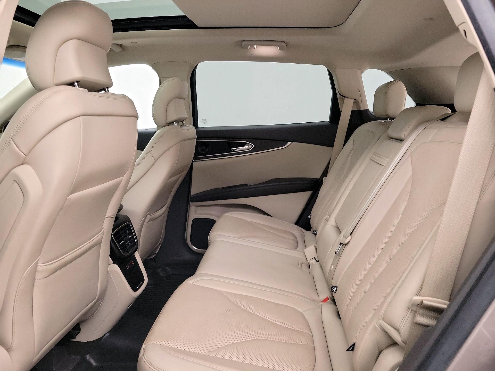 Thumbnail: 2019 Lincoln Nautilus - 20