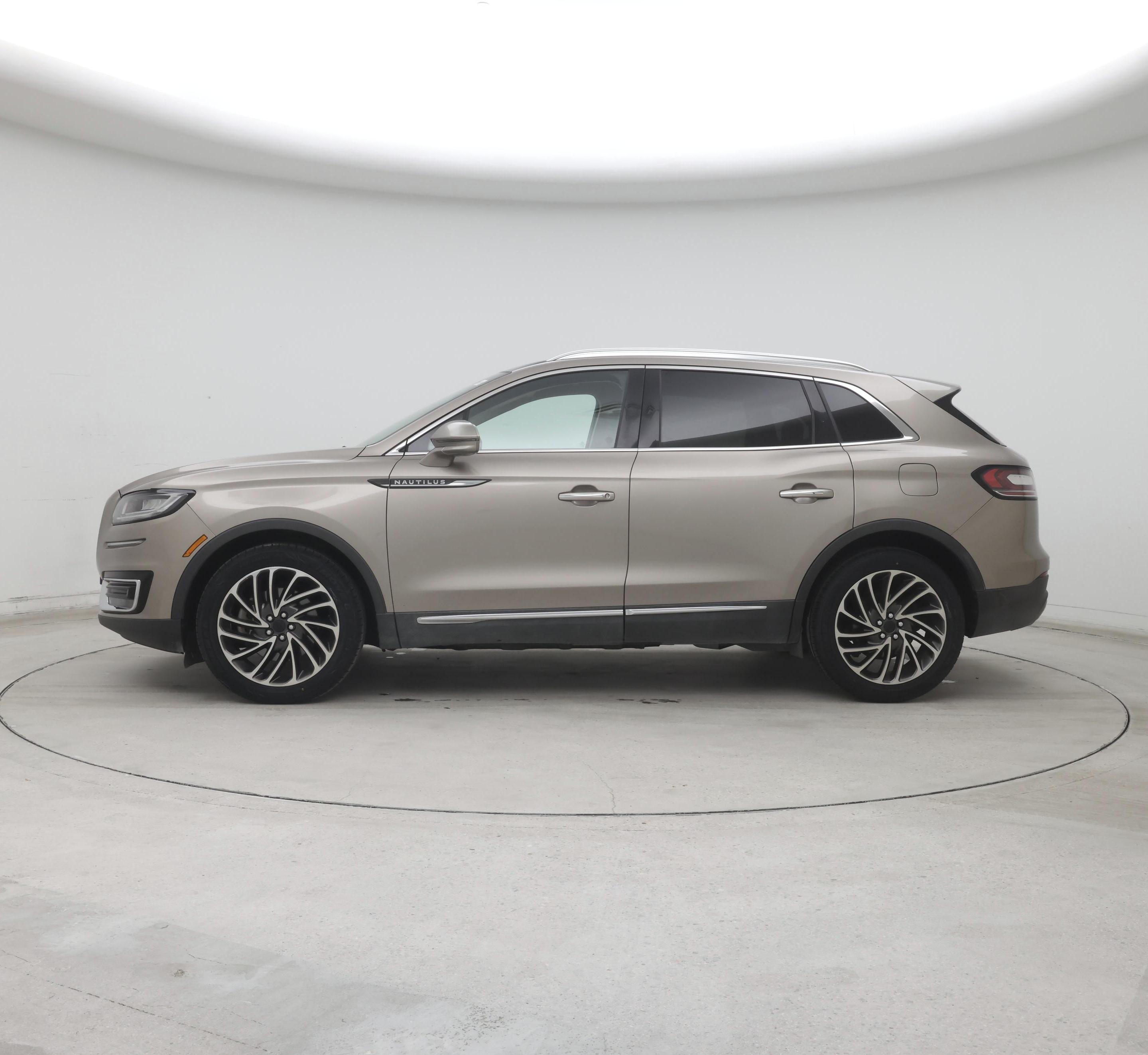 Thumbnail: 2019 Lincoln Nautilus - 3