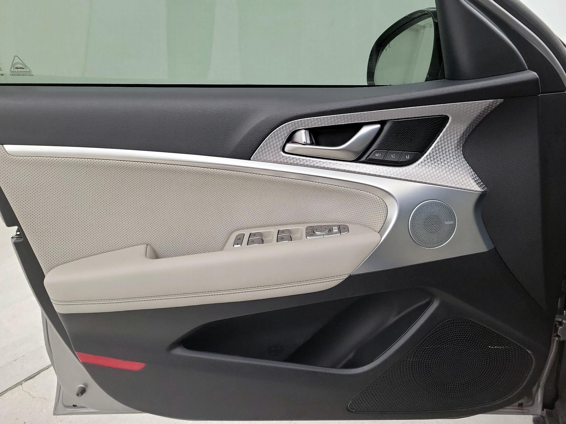 Thumbnail: 2023 Genesis G70 - 12