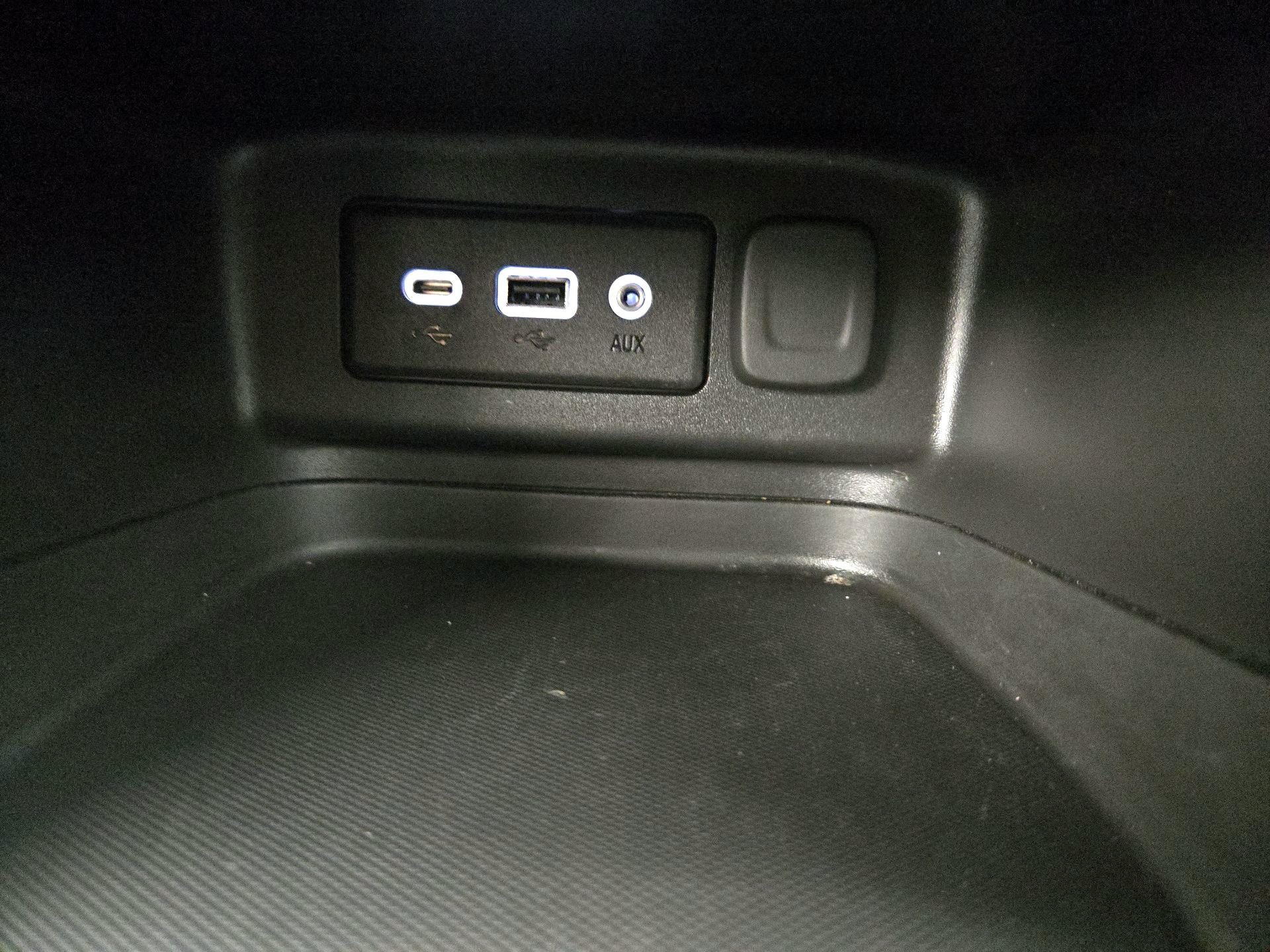 Thumbnail: 2023 Chevrolet Equinox - 18