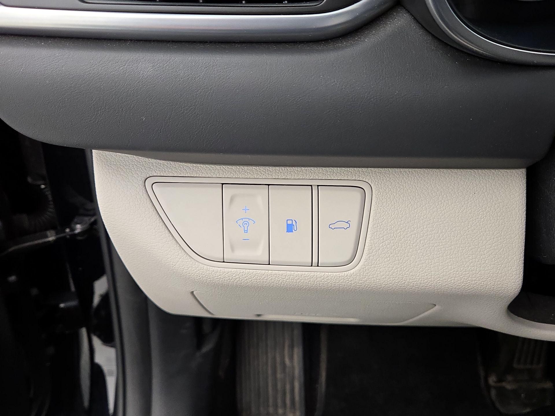 Thumbnail: 2023 Genesis G70 - 13