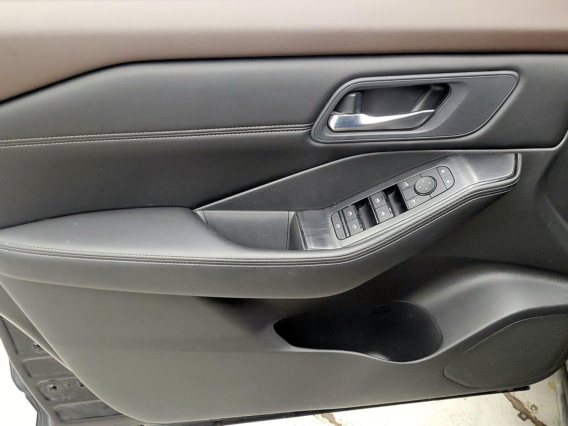 Thumbnail: 2023 Nissan Rogue - 12