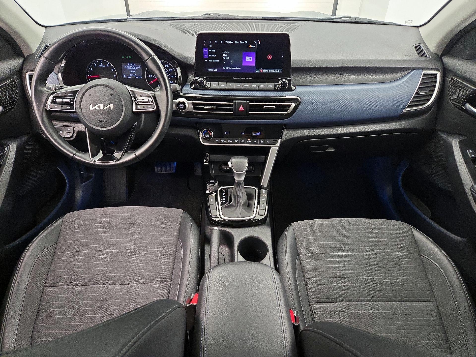 Thumbnail: 2023 Kia Seltos - 9