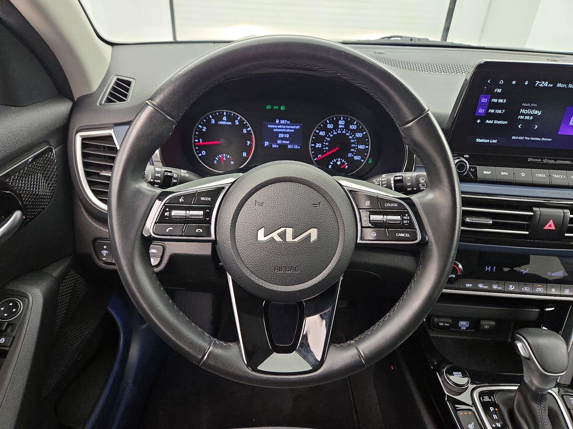 Thumbnail: 2023 Kia Seltos - 10