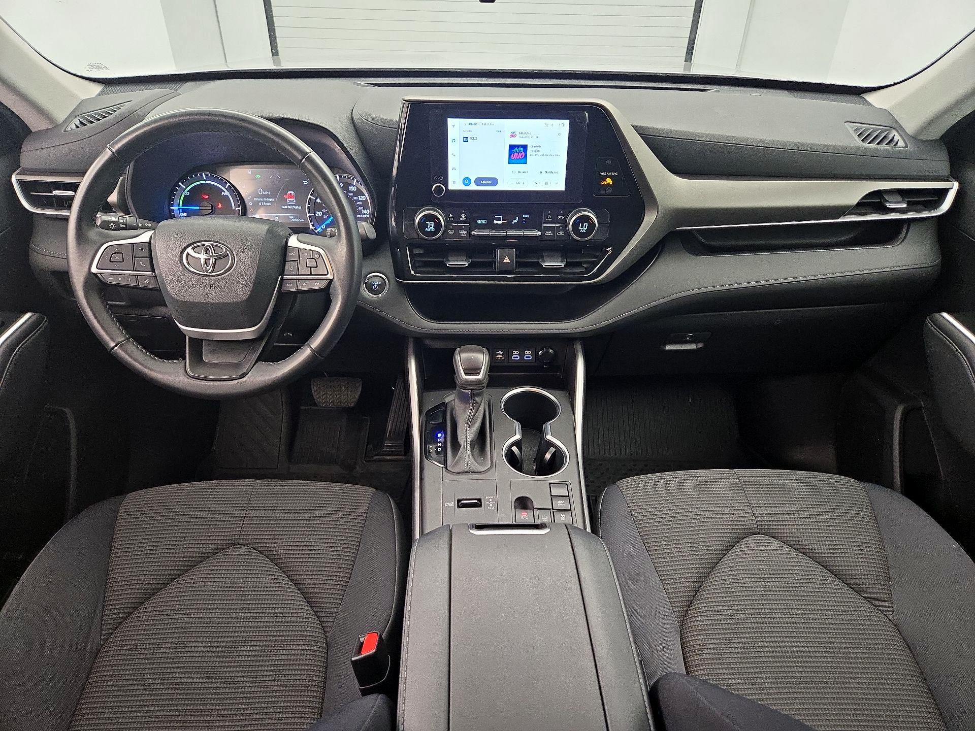 Thumbnail: 2023 Toyota Highlander - 9