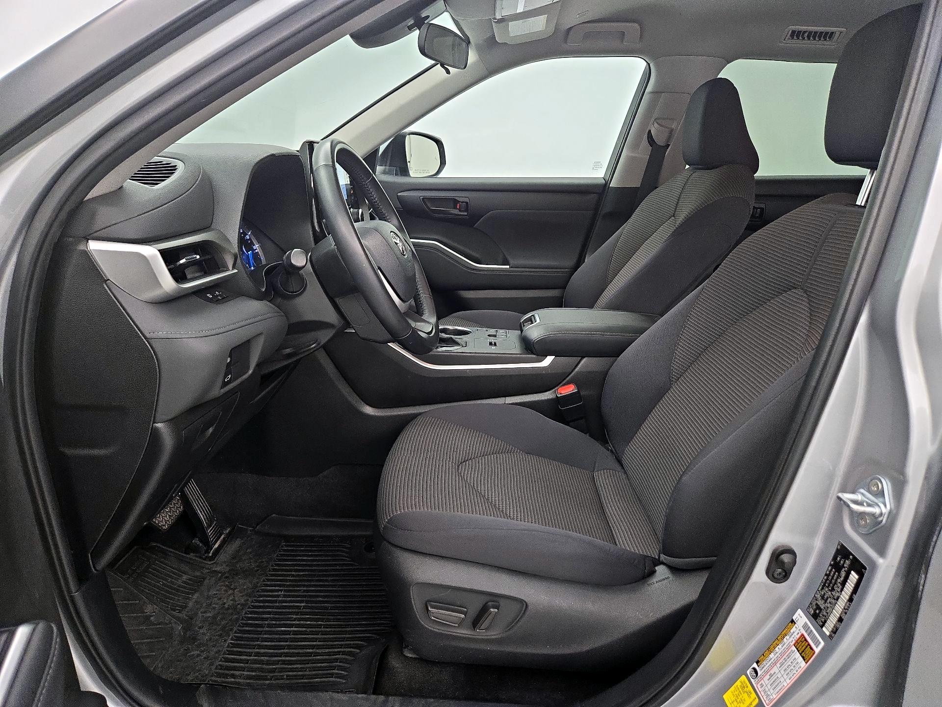 Thumbnail: 2023 Toyota Highlander - 11