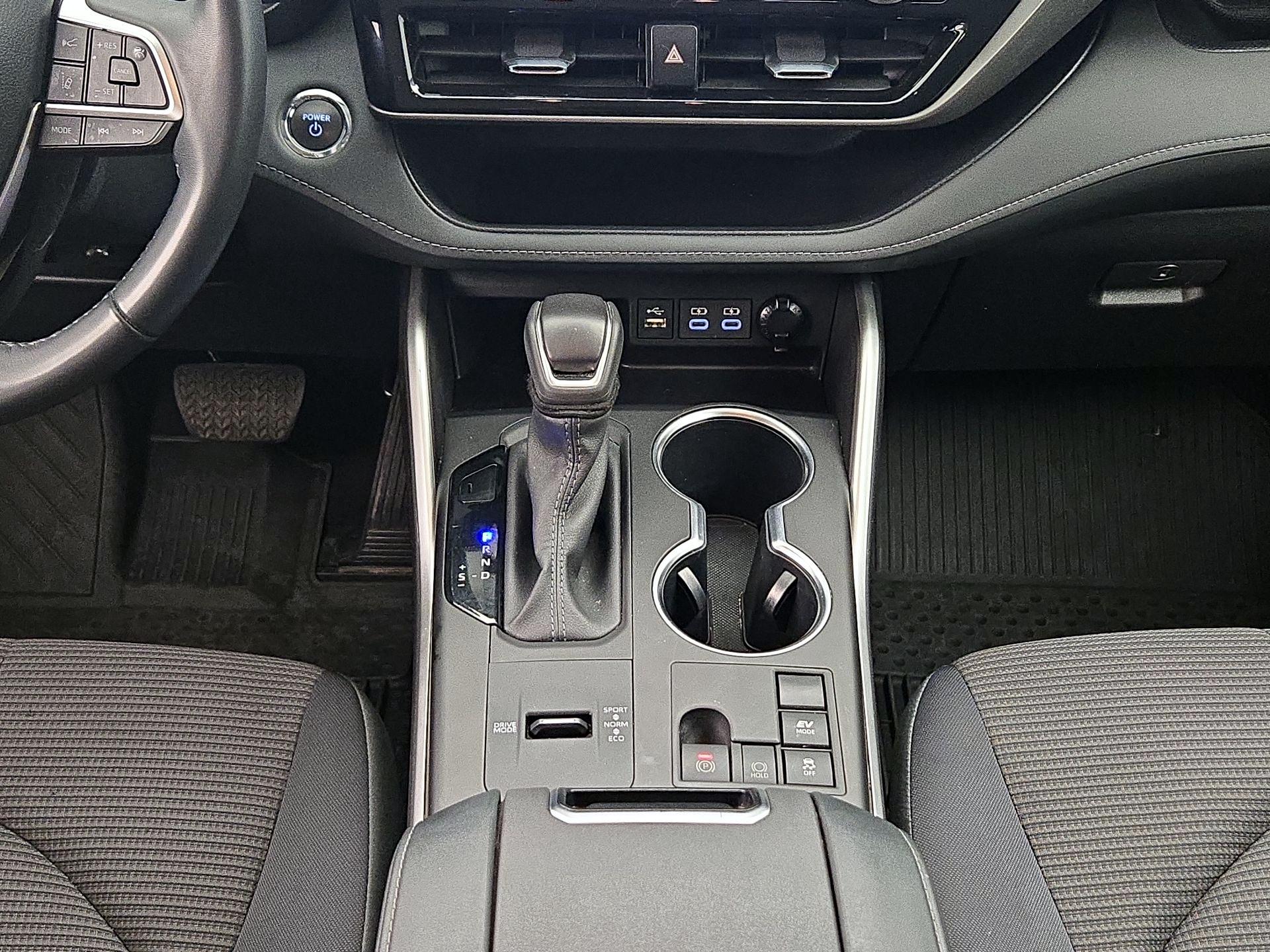 Thumbnail: 2023 Toyota Highlander - 17