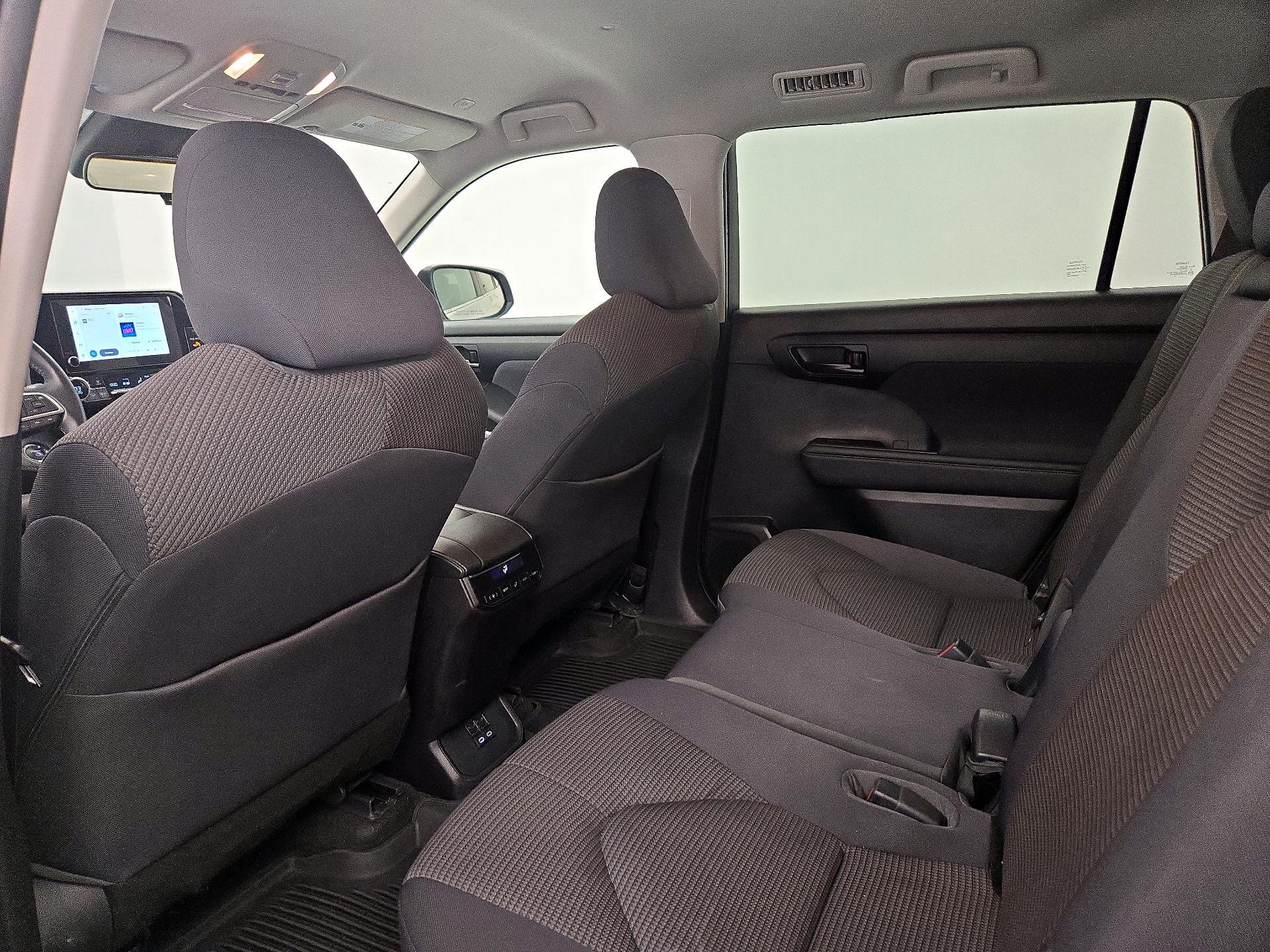 Thumbnail: 2023 Toyota Highlander - 19