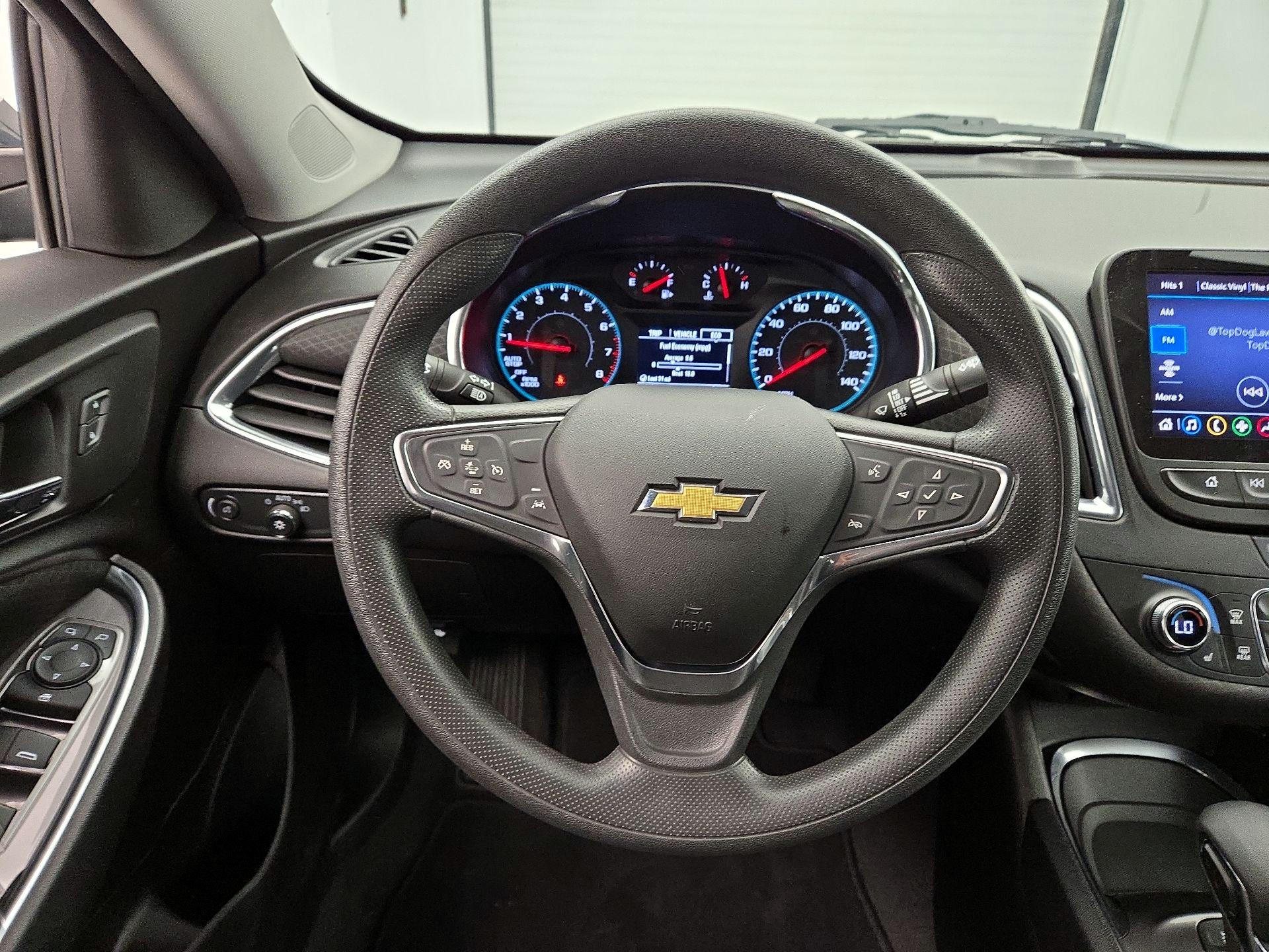 Thumbnail: 2021 Chevrolet Malibu - 10