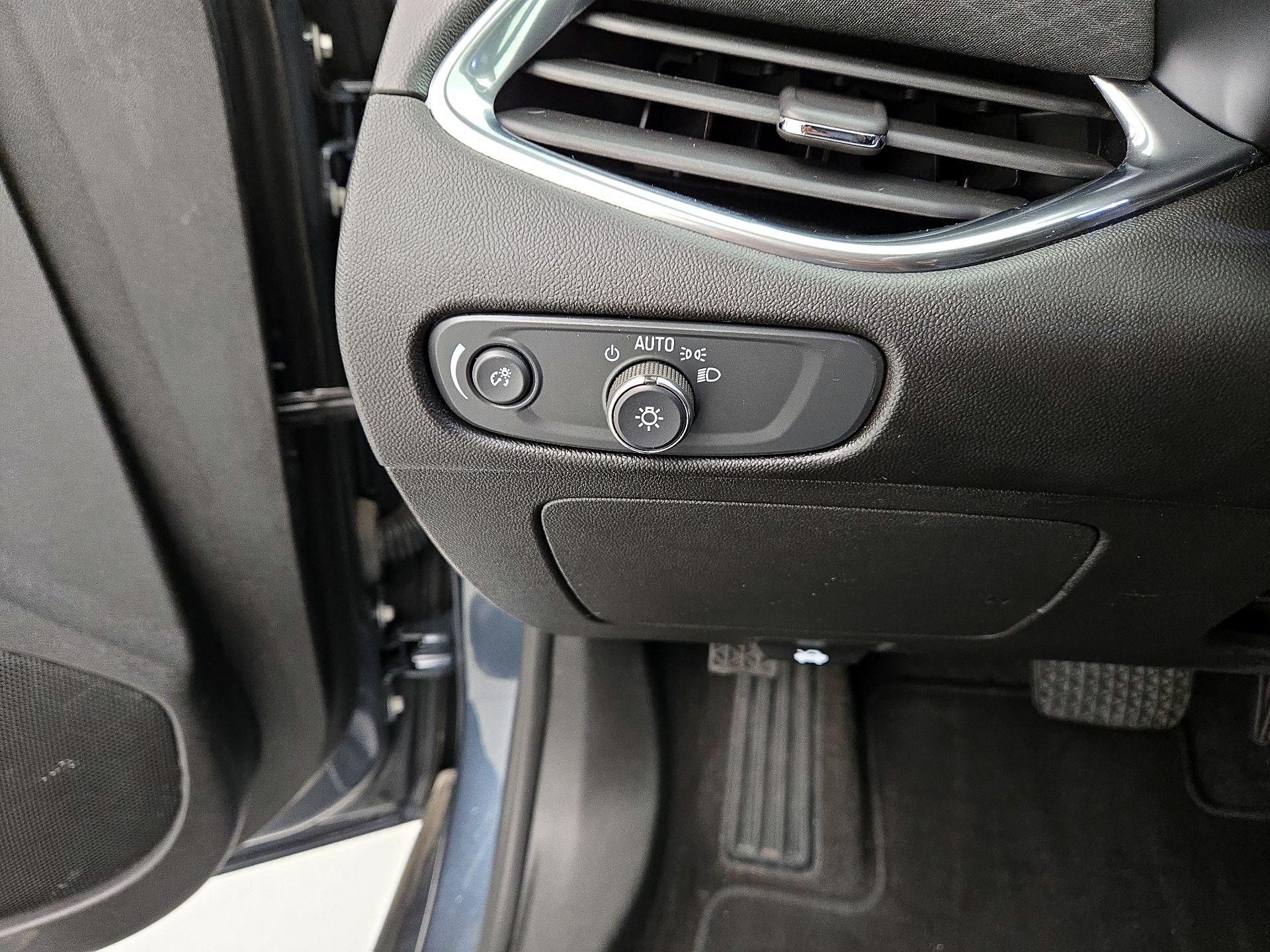 Thumbnail: 2021 Chevrolet Malibu - 13