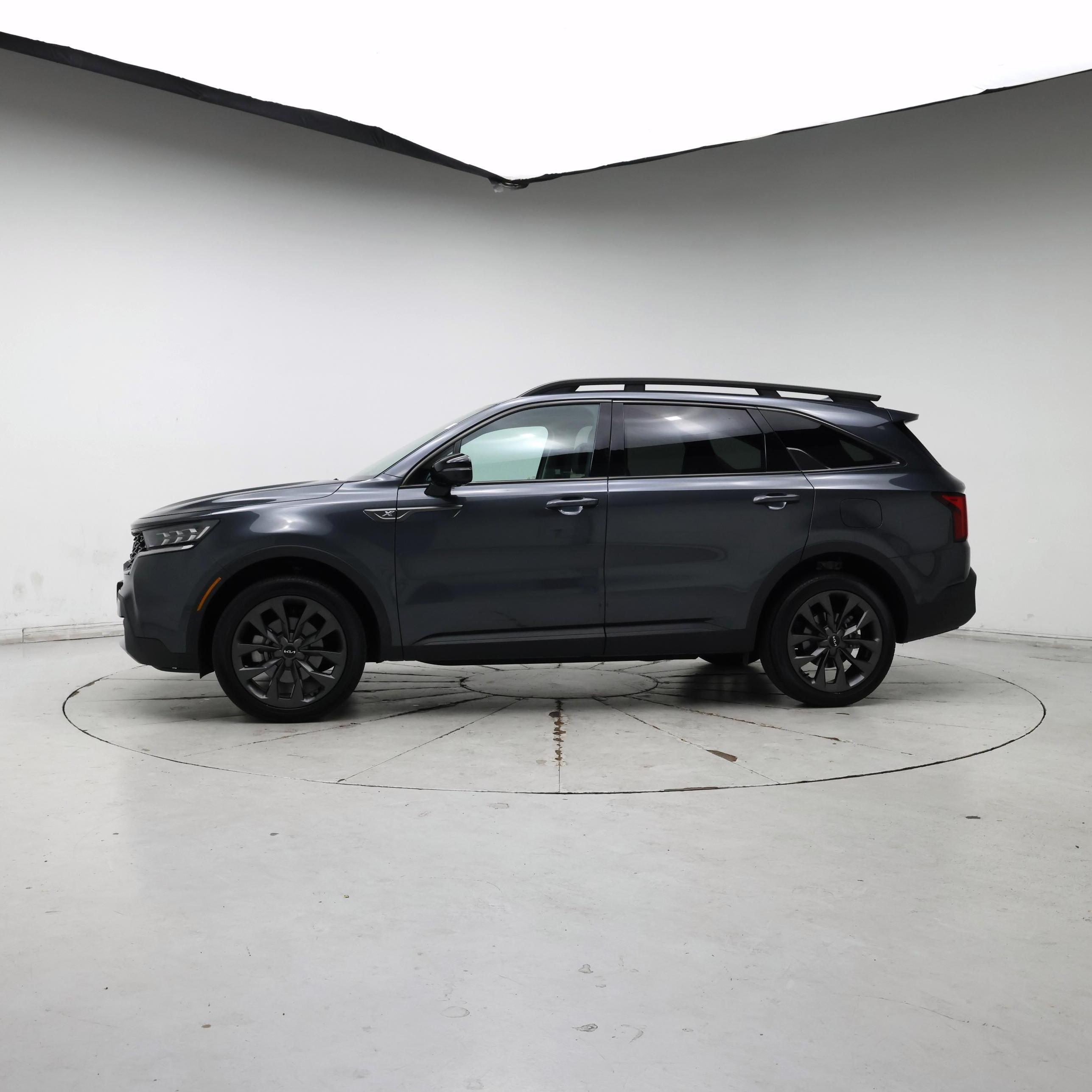 Thumbnail: 2023 Kia Sorento - 3