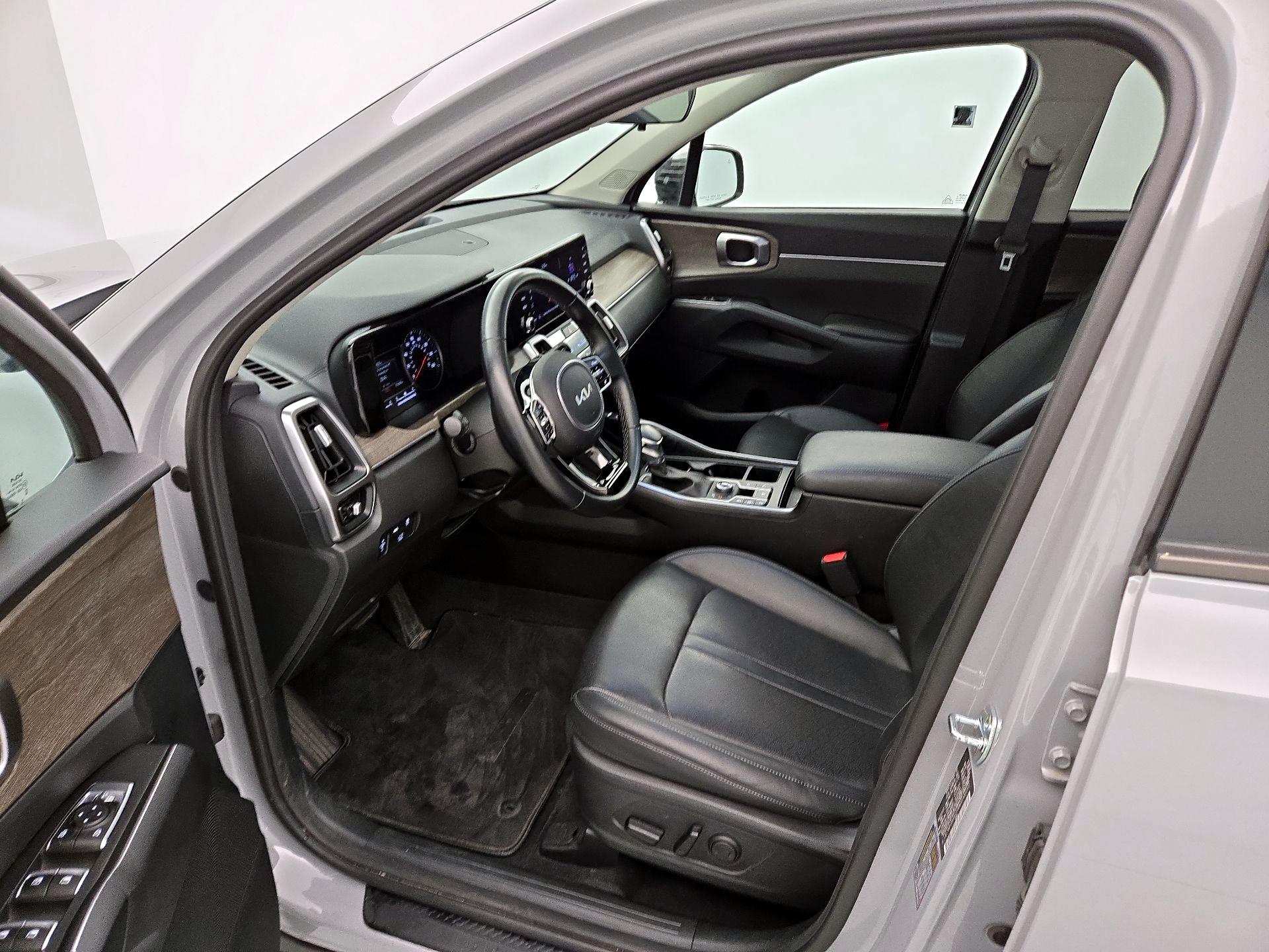 Thumbnail: 2022 Kia Sorento - 11