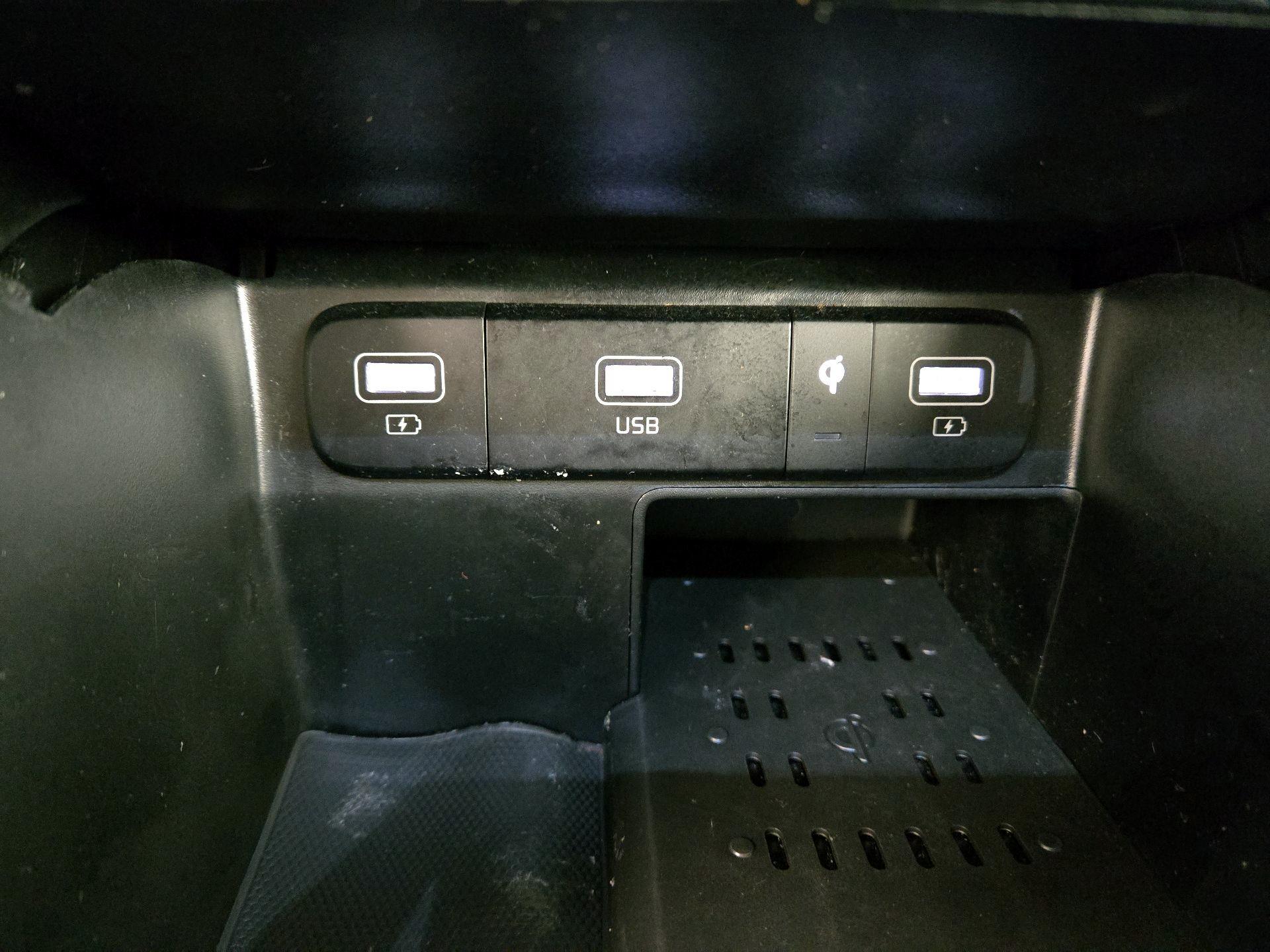 Thumbnail: 2022 Kia Sorento - 19