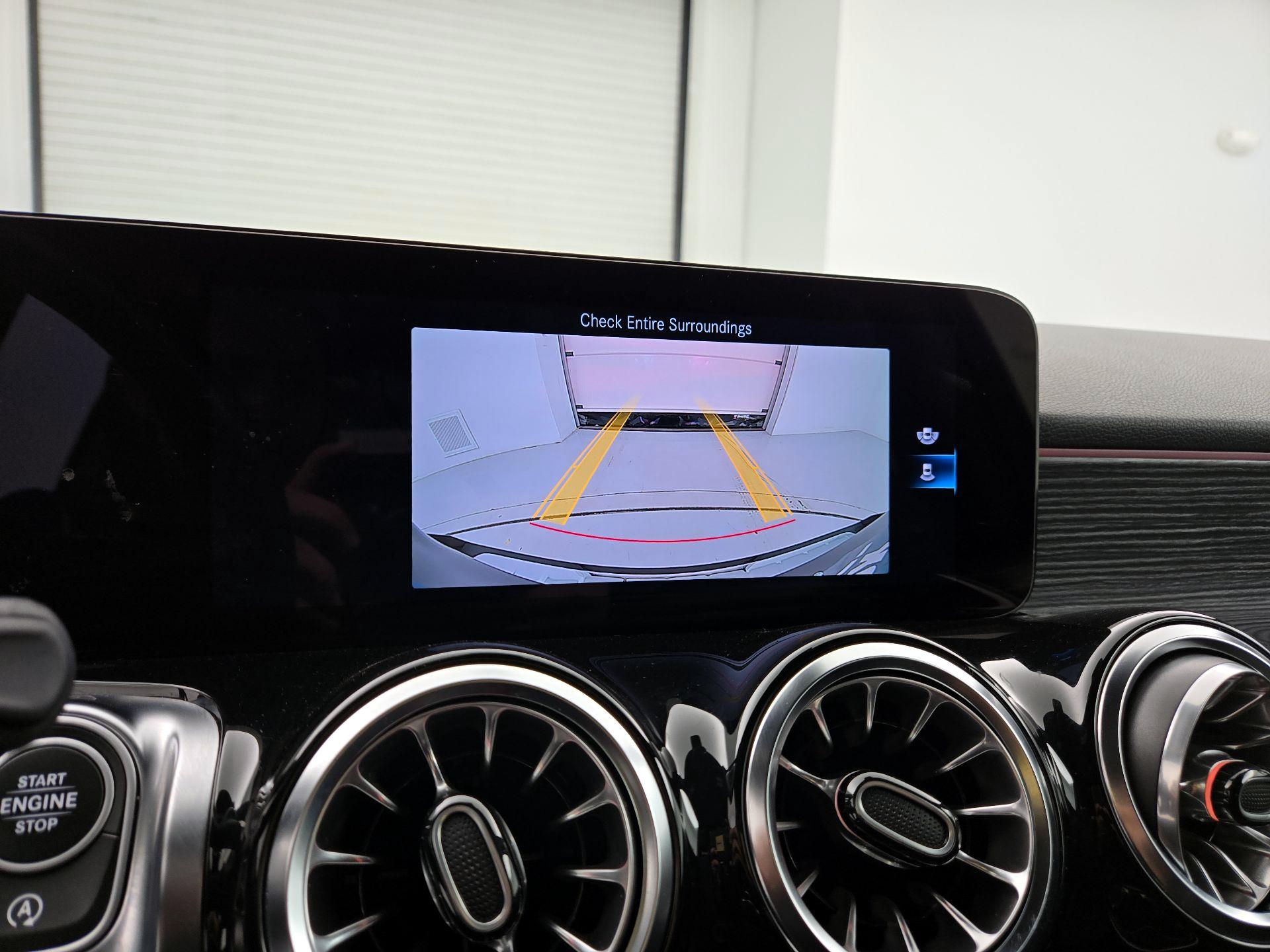 Thumbnail: 2023 Mercedes-Benz GLB - 14