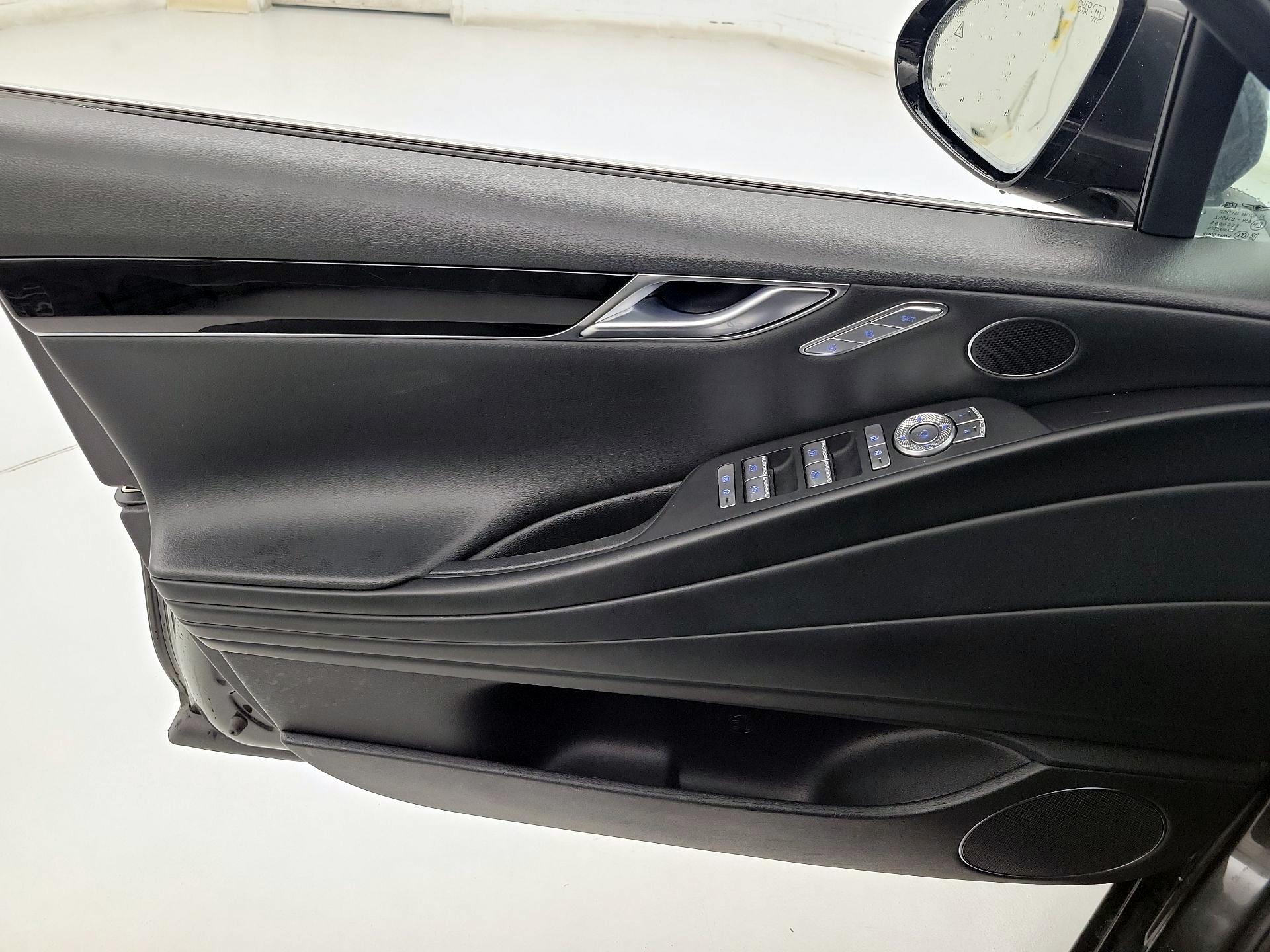 Thumbnail: 2023 Genesis G80 - 12