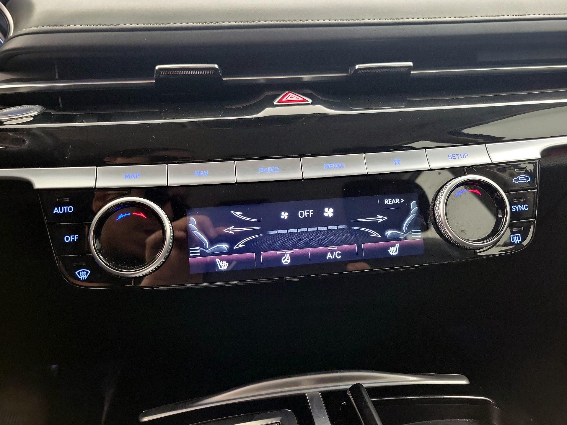 Thumbnail: 2023 Genesis G80 - 17