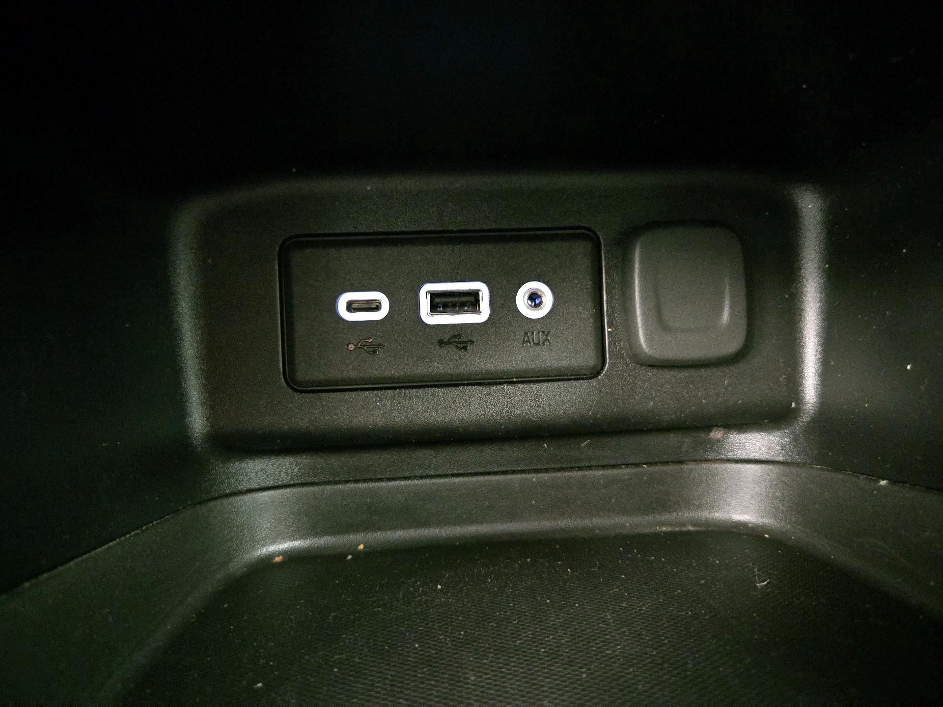 Thumbnail: 2020 Chevrolet Equinox - 18