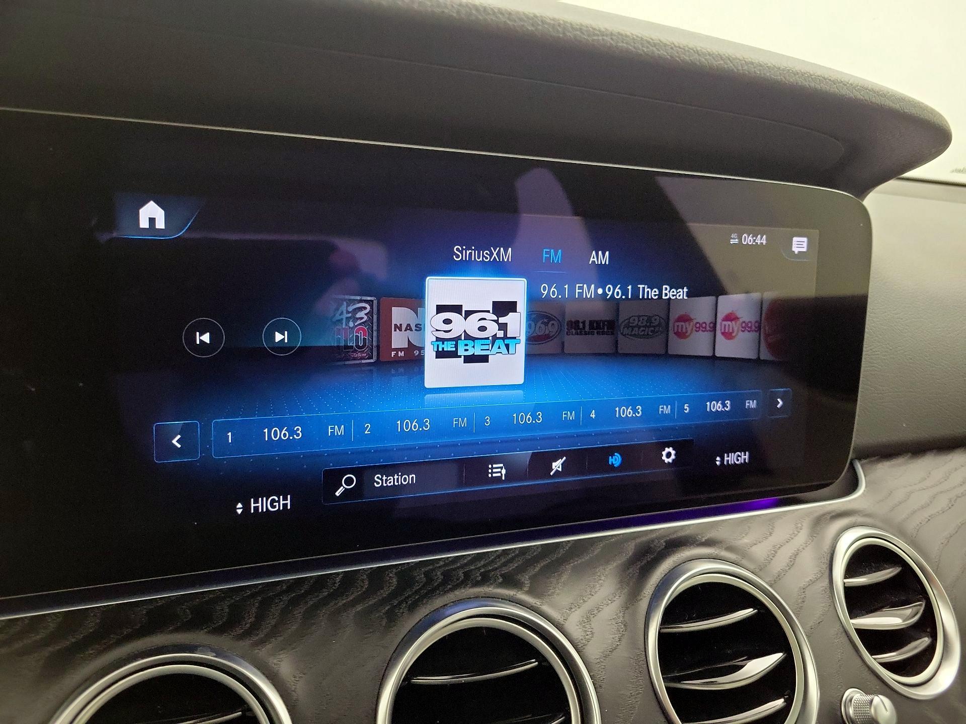 Thumbnail: 2021 Mercedes-Benz E-Class - 16